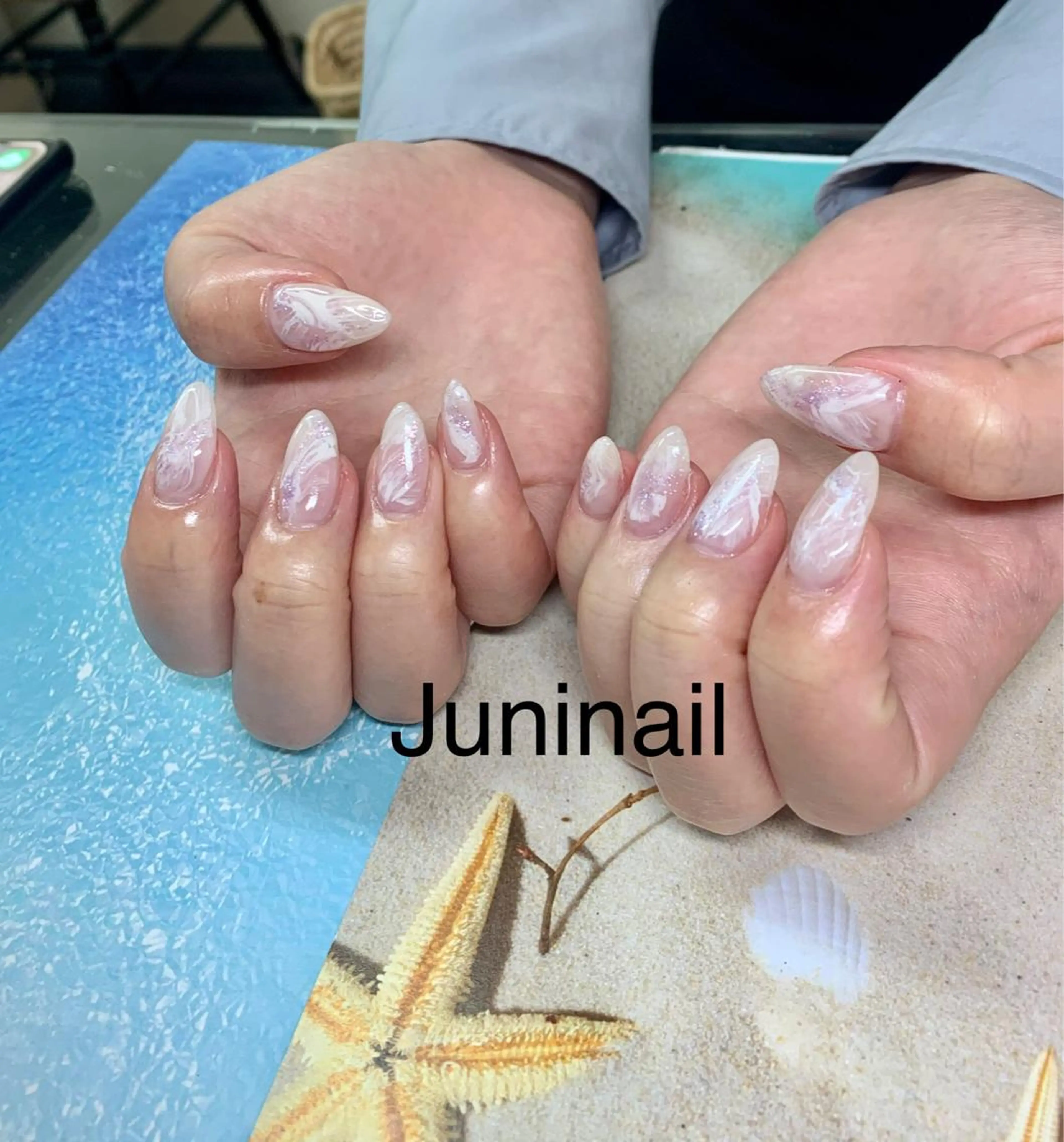 ネイル オーロラネイル クリアネイル フラッシュネイル フレンチネイル 氷ネイル・うるうるネイル ハンドネイル JuniNail 주니네일🇰🇷suのネイルデザイン