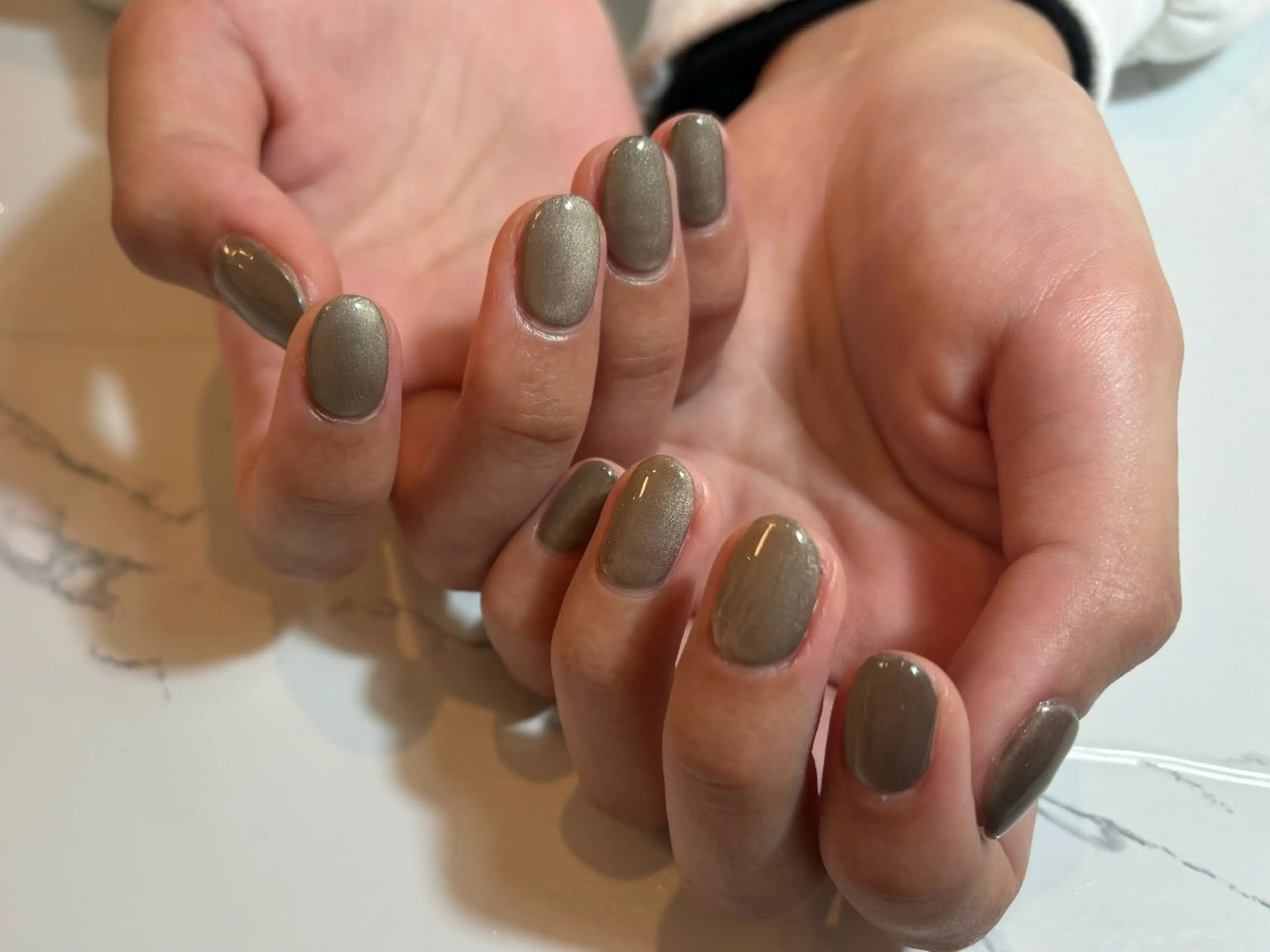 ネイル マグネットネイル オフィスネイル ワンカラーネイル ハンドネイル 女性専用脱毛サロン エンジェルナンバーのエステ・リラクイメージ