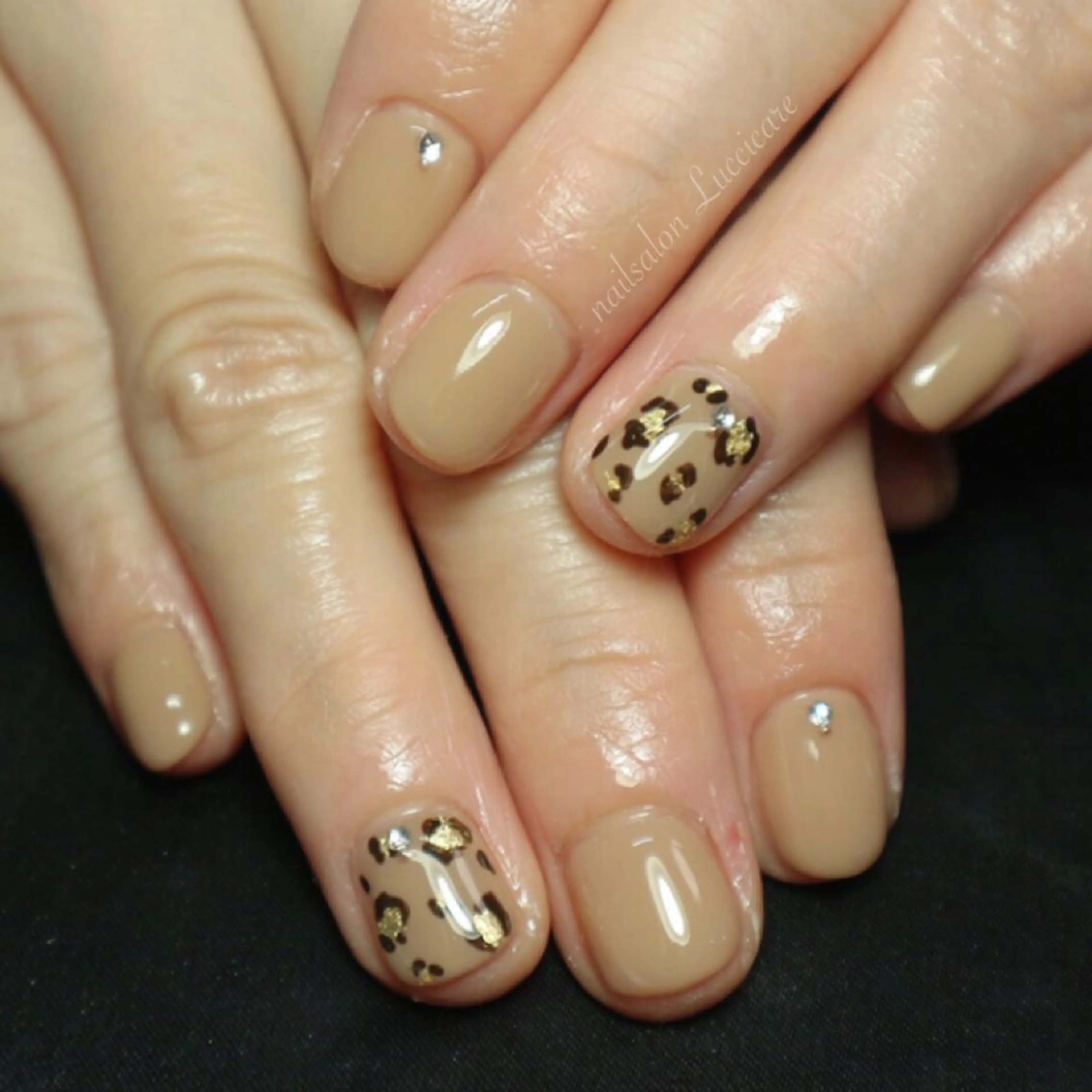 ネイル アニマル柄 ストーンネイル 高田 ちかこのネイルデザイン