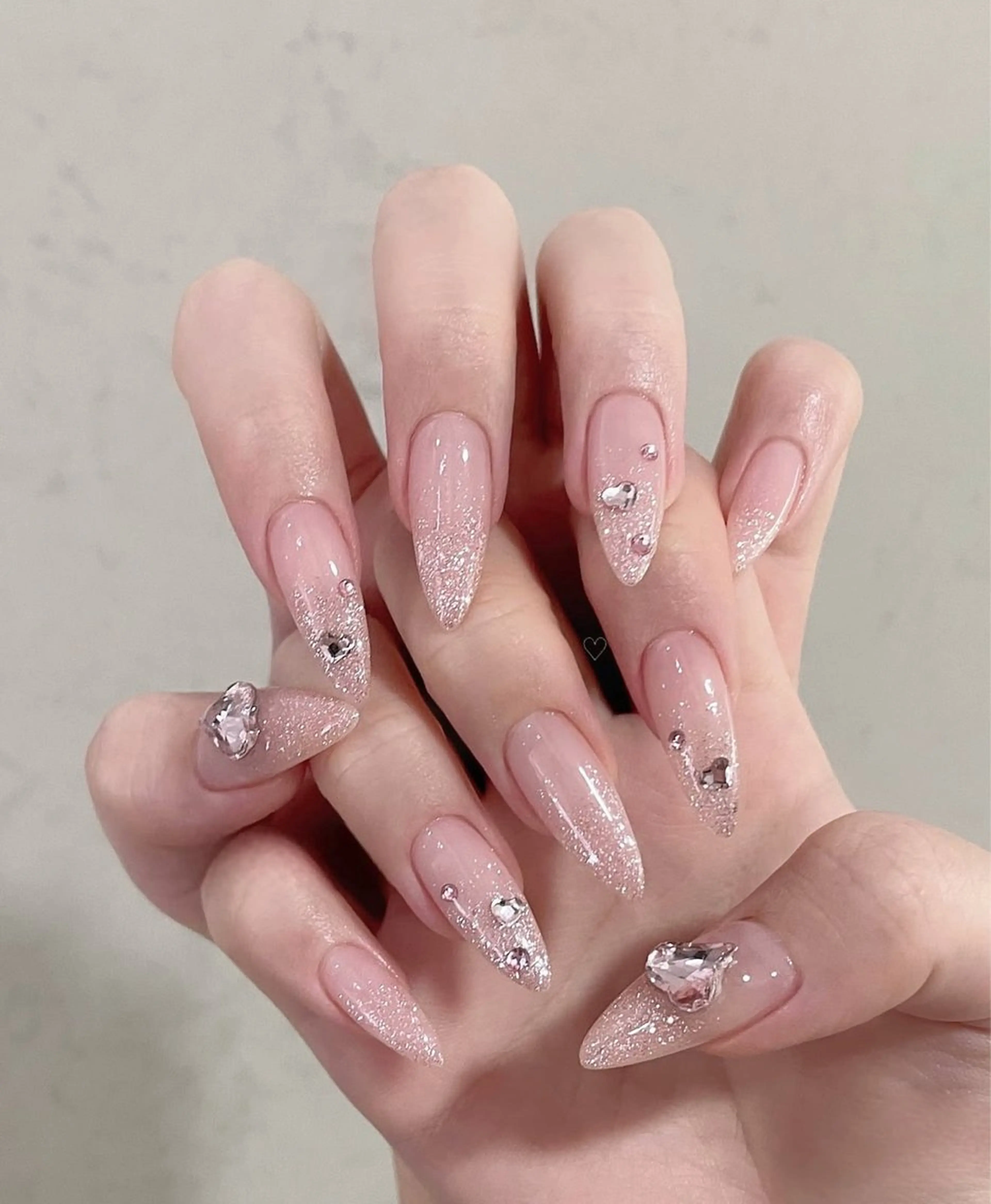 ネイル キラキラネイル マグネットネイル ぷっくりネイル 春ネイル ワンホンネイル ハンドネイル Lyna 池袋のネイルデザイン