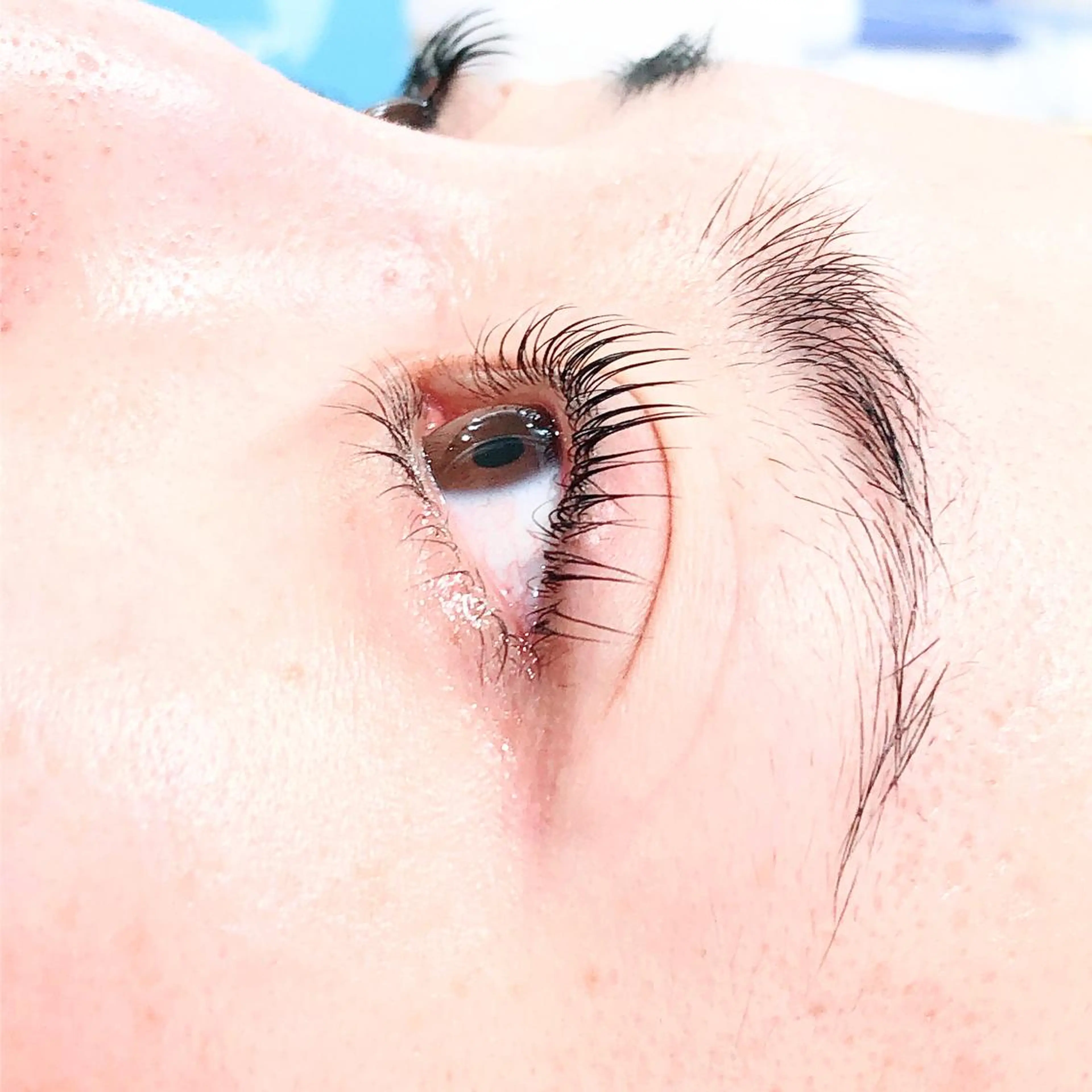 マツエク・マツパ laera 佐藤のヘアスタイル