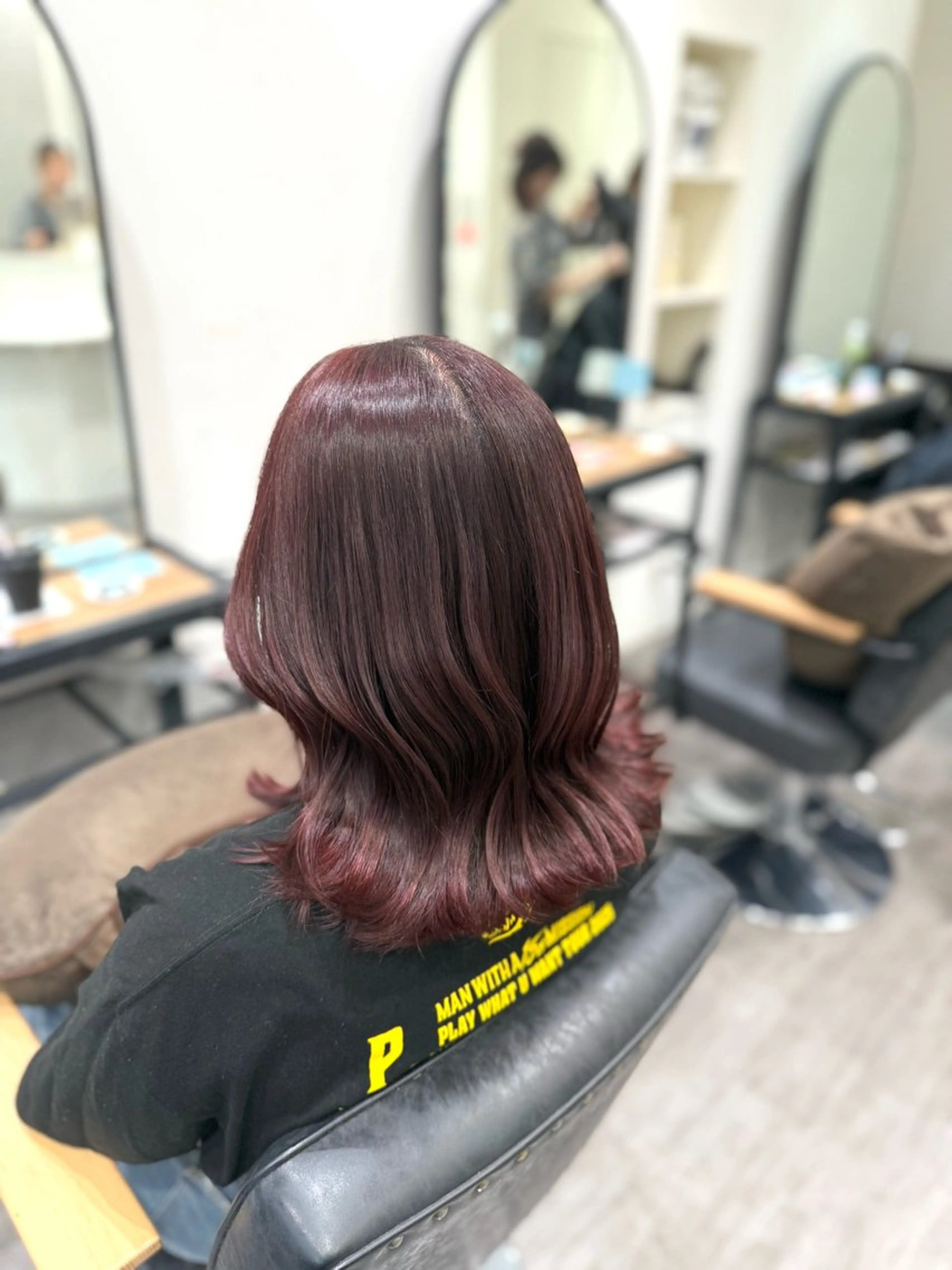 セミロング カラー ブリーチ ダブルカラー ブリーチなしカラー レッドカラー ヘアカラー cocotte🫧 絹村 琴美のヘアスタイル