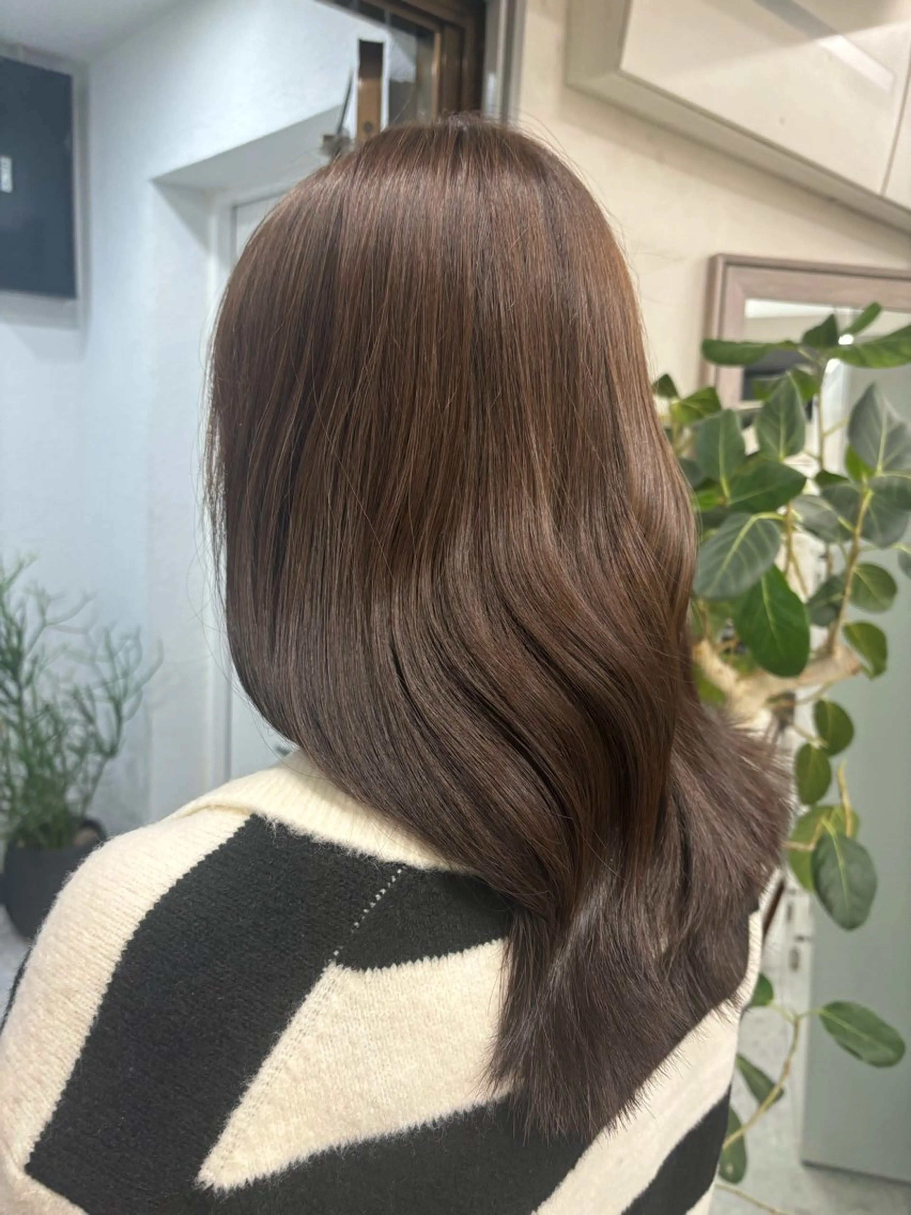 セミロング 稲川 弥生のヘアスタイル