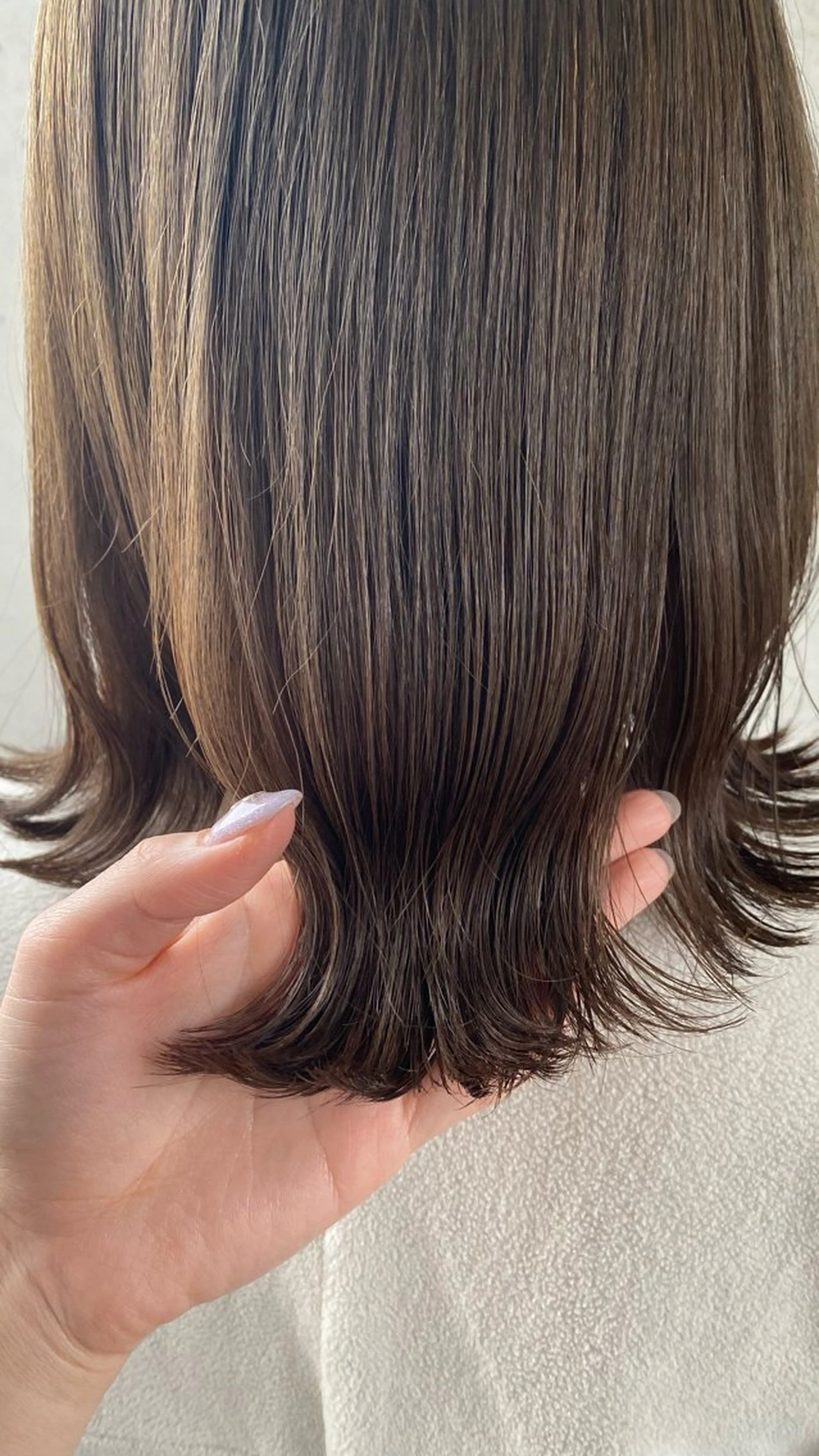 ミディアム カラー ベージュカラー オリーブベージュ waku所属・豊橋/菜月/ブリーチ /艶カラーハイトーンのヘアスタイル