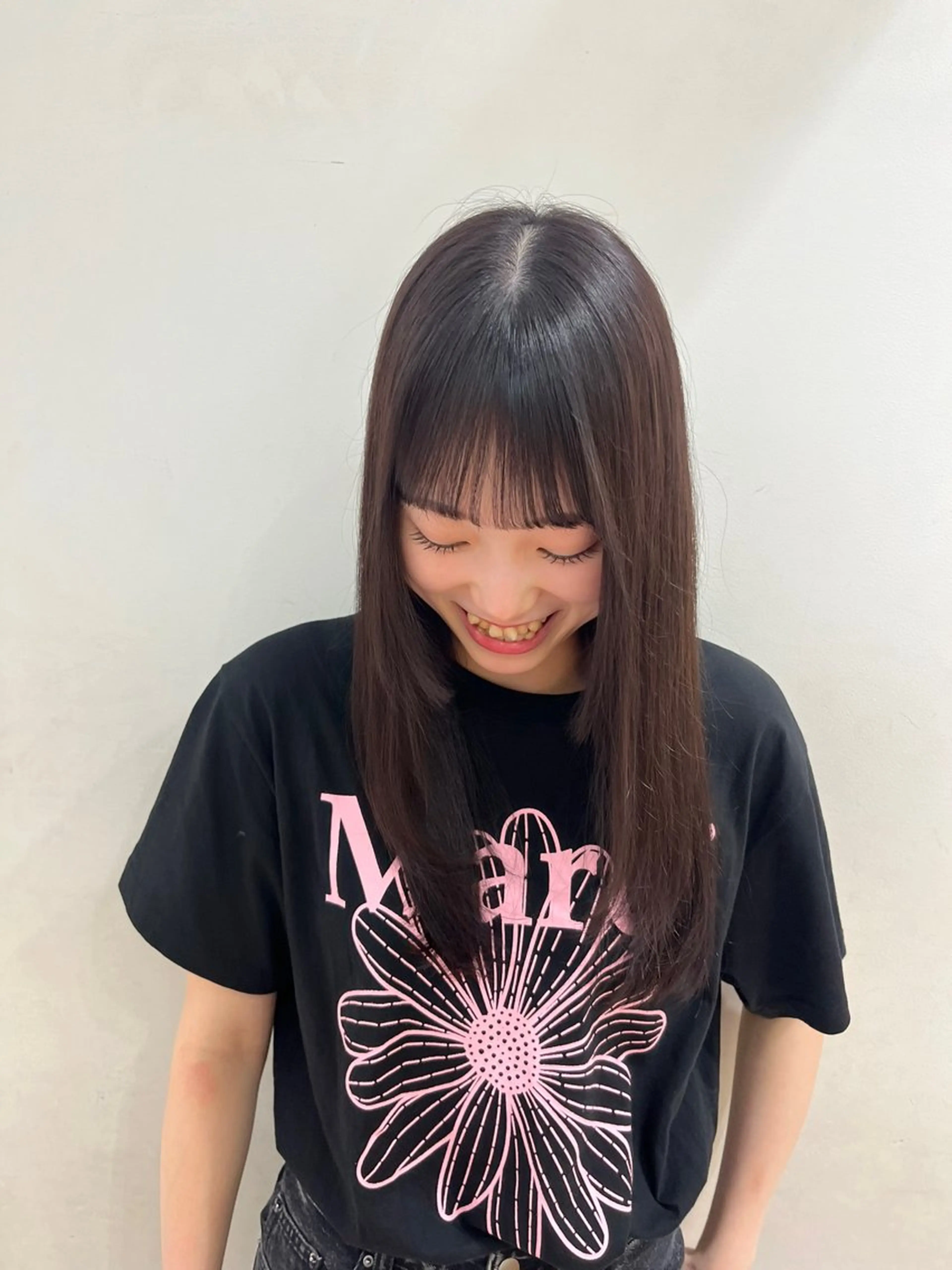 ロング カラー 荒川 三希のヘアスタイル