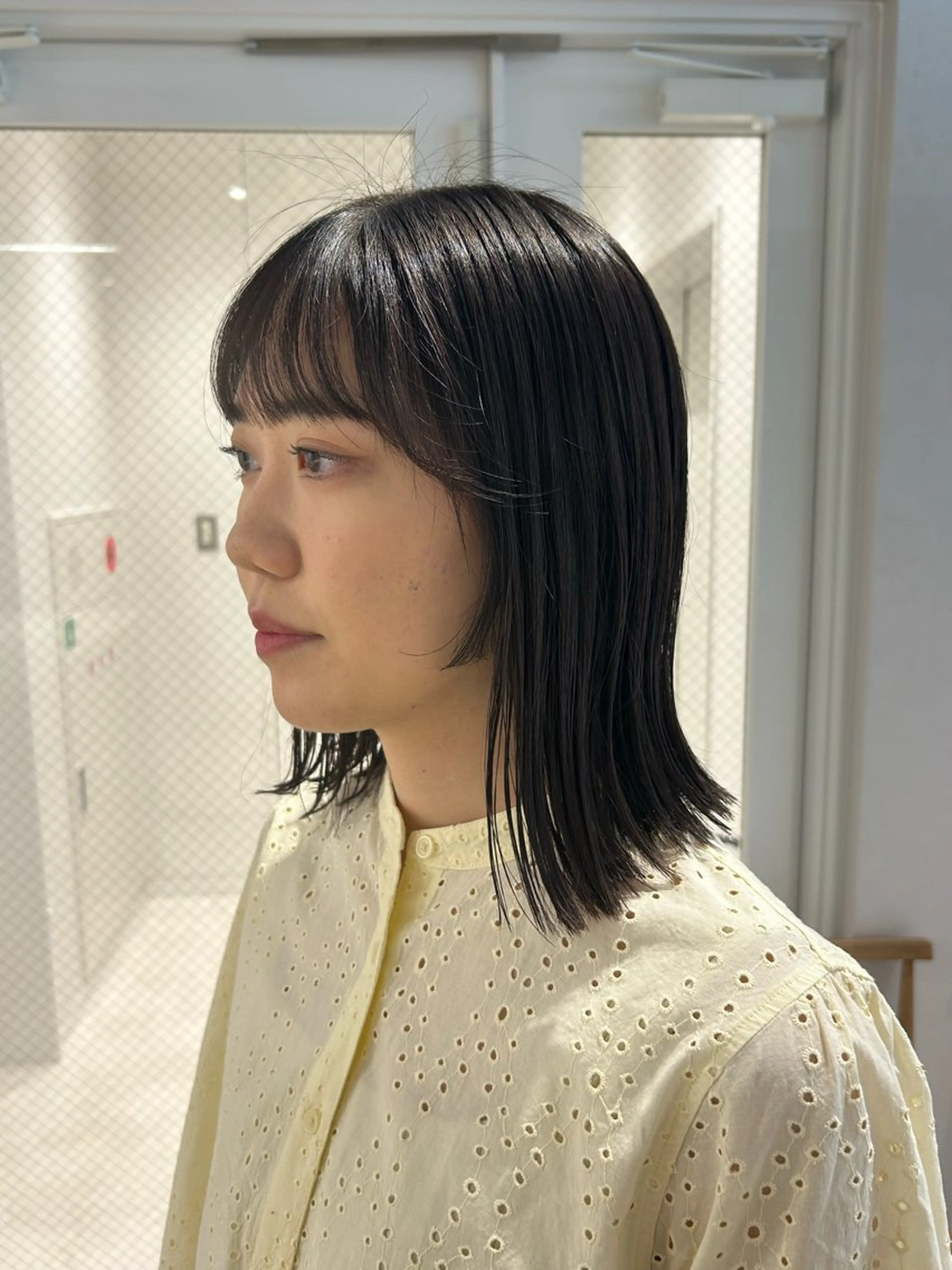 ミディアム ヘアアレンジ ボブ 外ハネヘア カット ヘアカラー トリートメント ヘッドスパ SALOWIN栄 三丁目 木戸里実のヘアスタイル