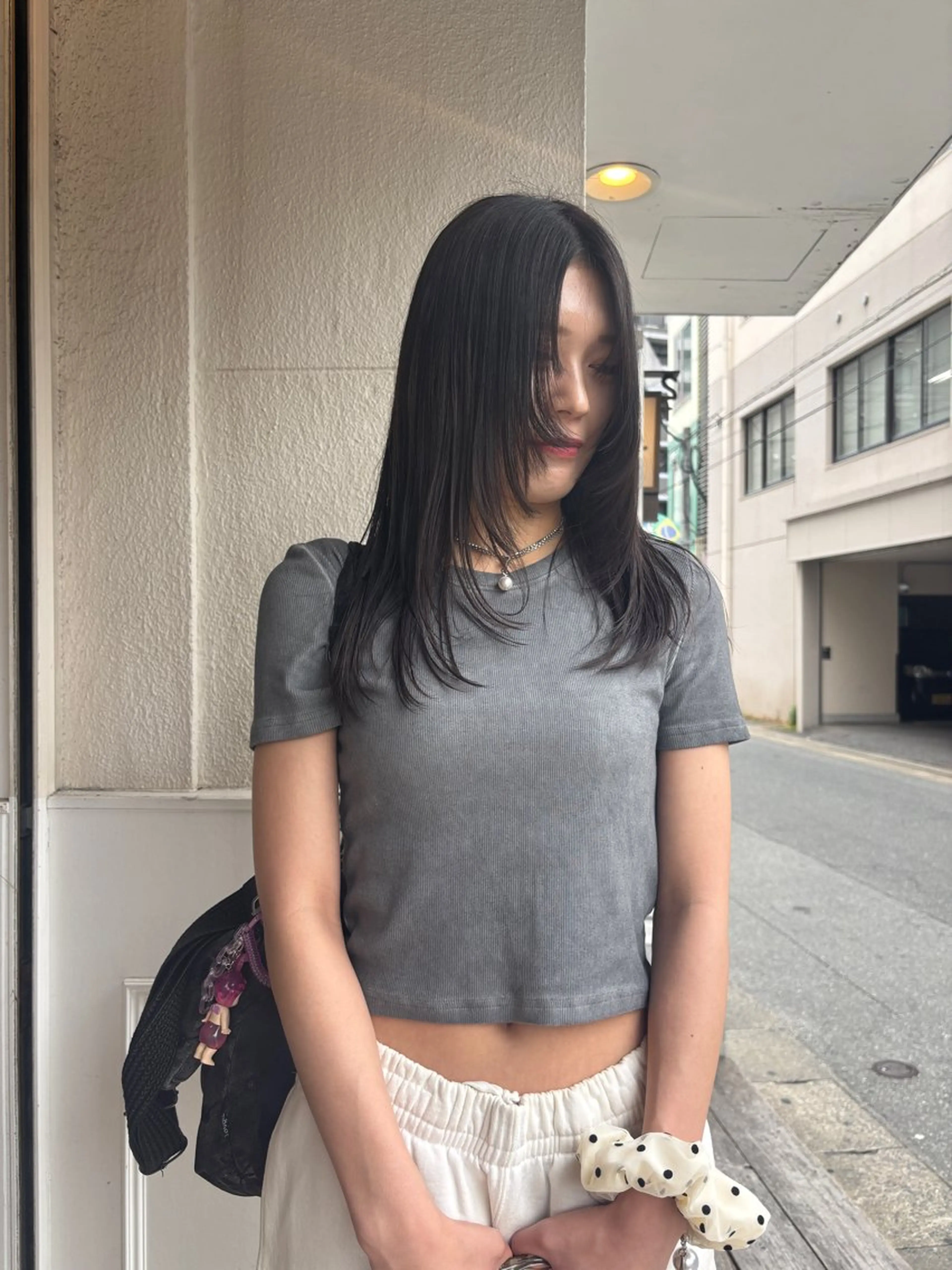 セミロング saya🌿レイヤー カット/透明感カラーのヘアスタイル