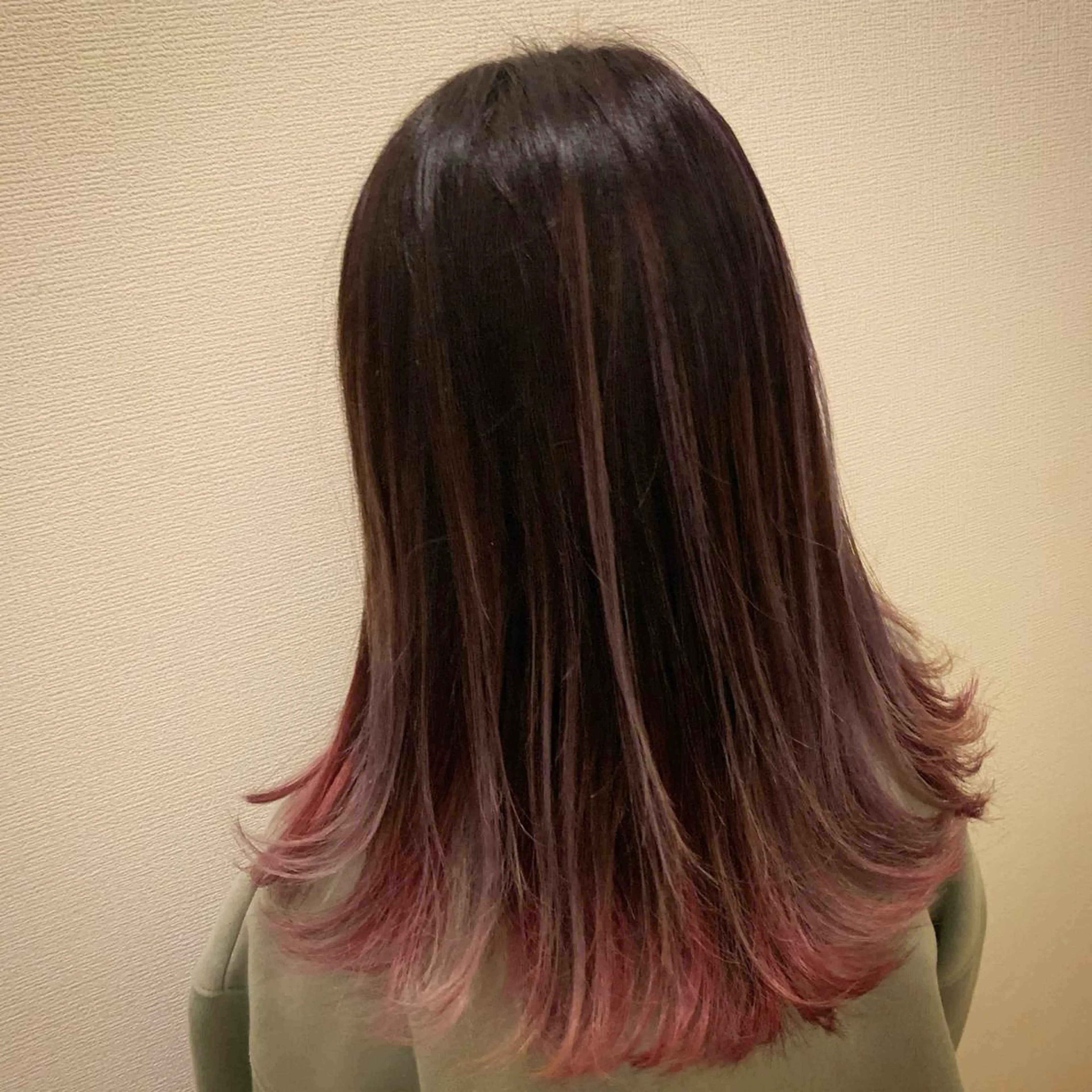 セミロング レイヤーカット Pēji所属・松村 総のヘアスタイル