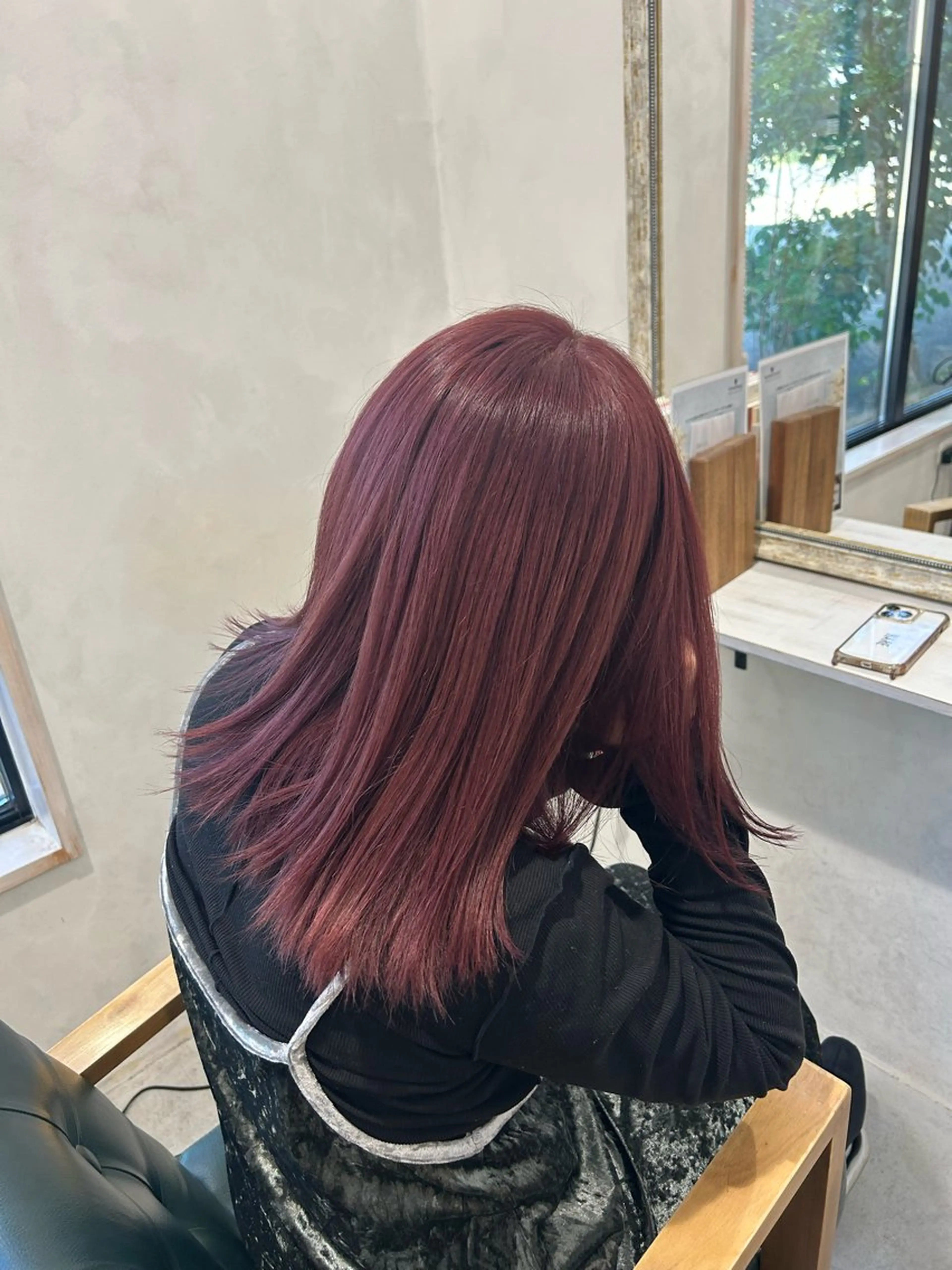 セミロング カラー ピンクカラー レッドカラー 前田 香恋のヘアスタイル