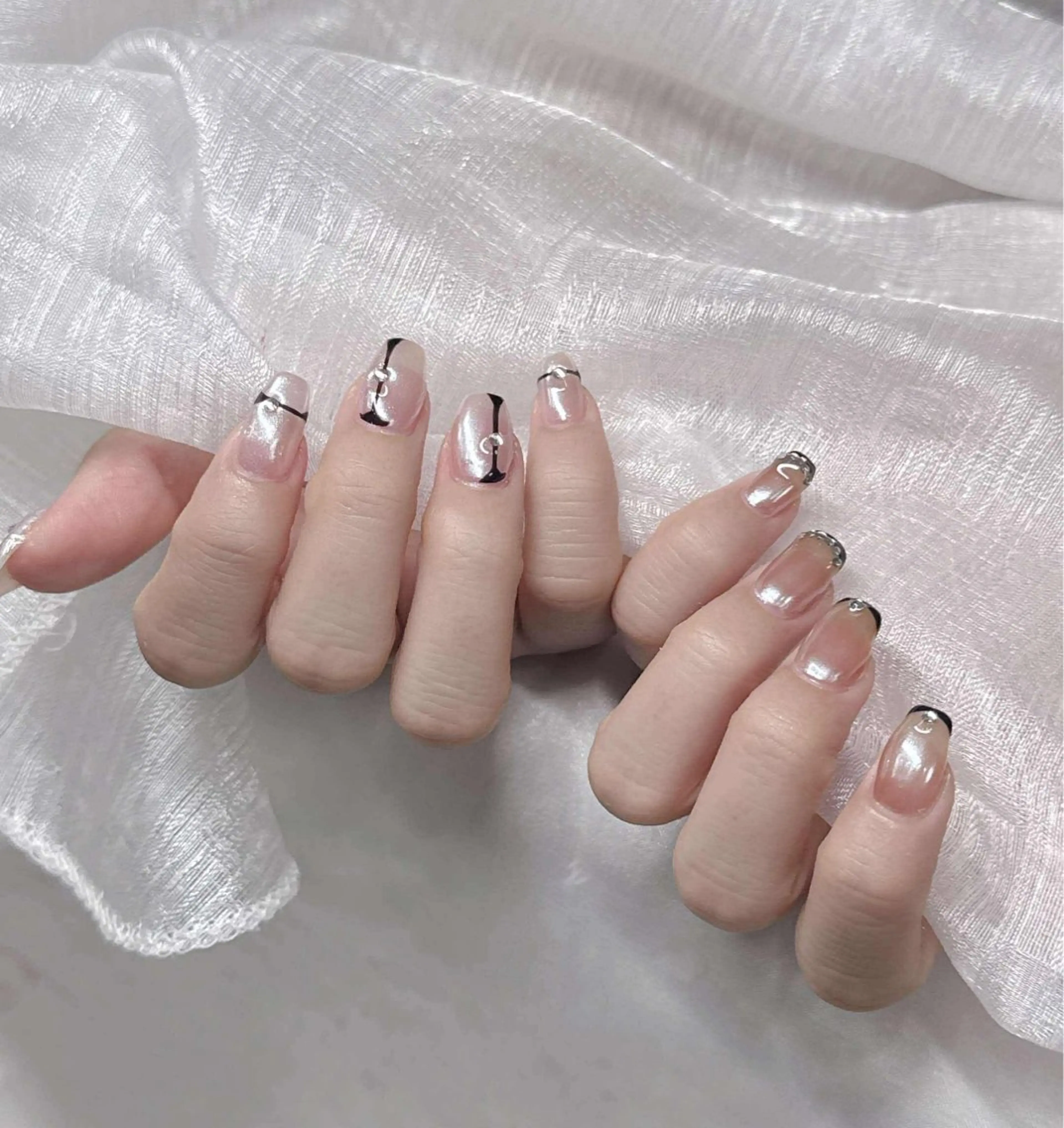 ネイル 長さ出し グラデーション 卒業式 キラキラネイル マグネットネイル ハンドネイル Lee Nailsのネイルデザイン