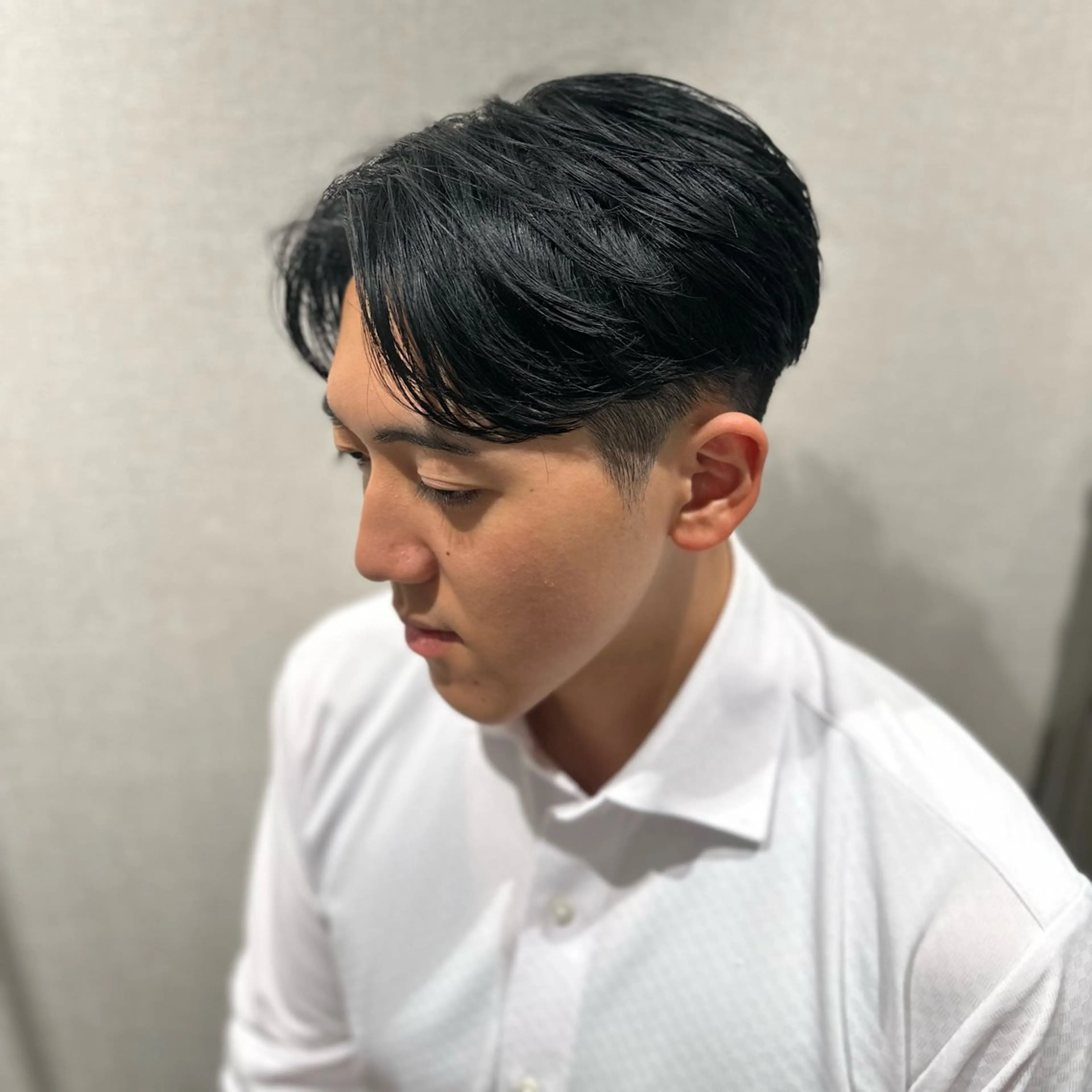 ショート カット SALOWIN 原宿 iori所属・🌟原宿指名No.1 センターパート⭐️のヘアスタイル