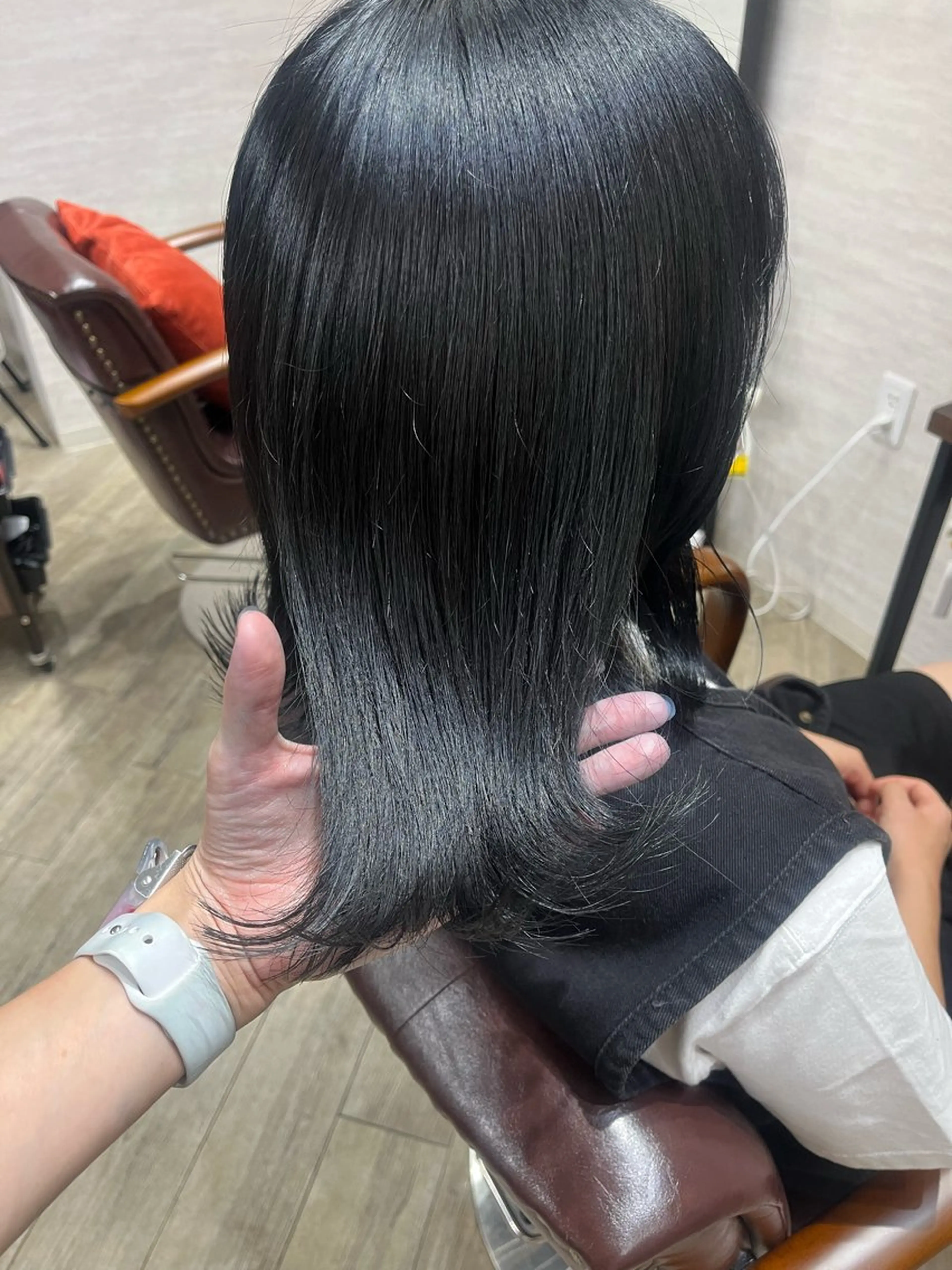 ミディアム カラー ブルーカラー ブルーグレー ブルーグレージュ グレージュ 🫧ぷる艶カラー🫧 Yuubi🦩のヘアスタイル