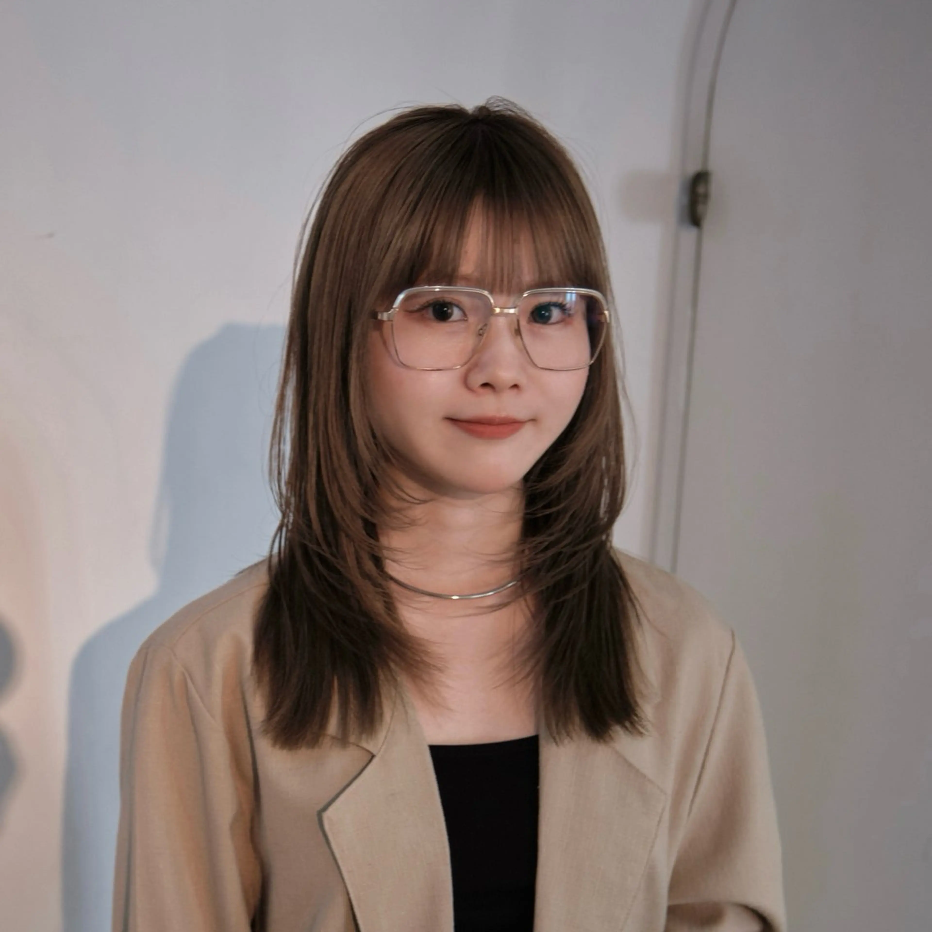 セミロング 顔まわりレイヤー レイヤーカット 東山 涼嘉のヘアスタイル