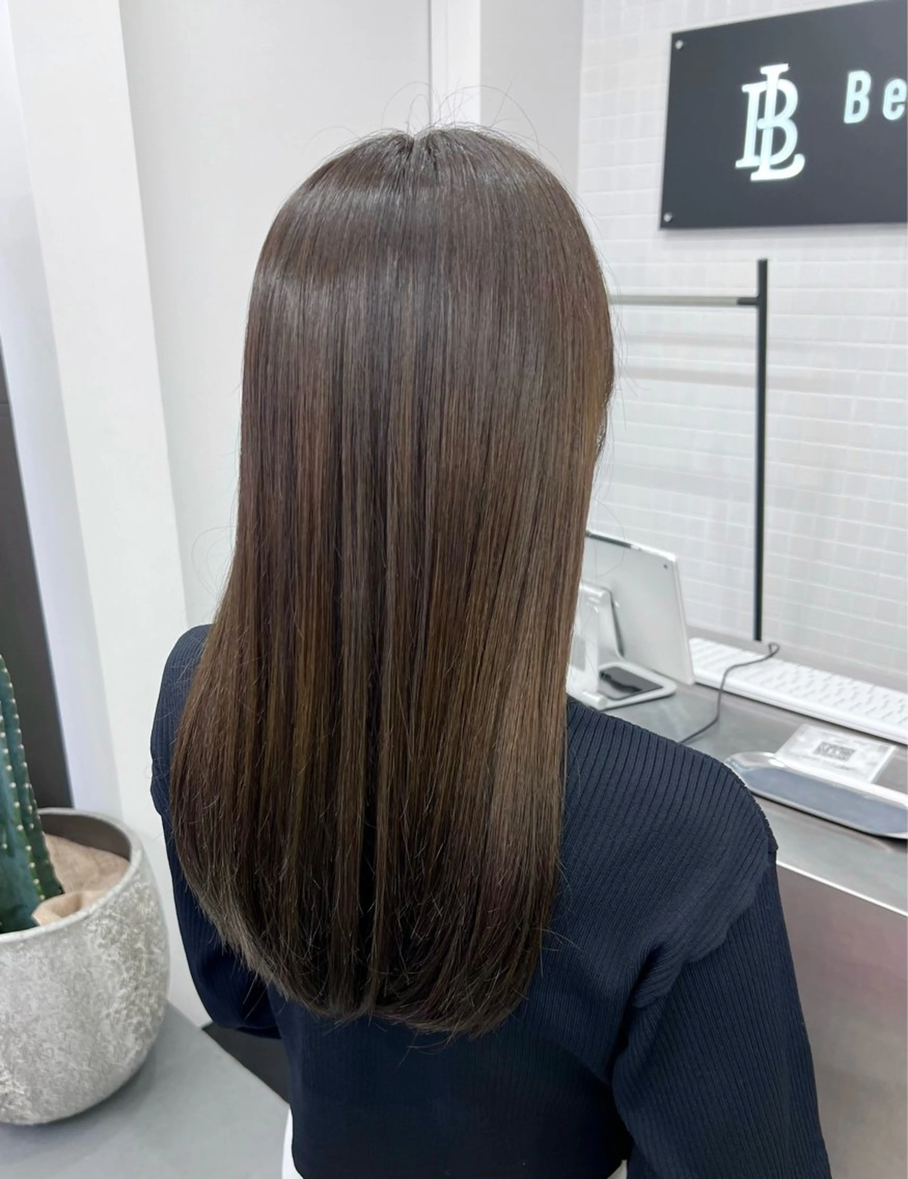 セミロング カラー ベージュカラー オリーブベージュ 髪質改善 ヘアカラー トリートメント Bei Licoldo.Atole  ベイリコルド アトリ所属・ブリーチ、縮毛 髪質改善　宮城一真のヘアスタイル