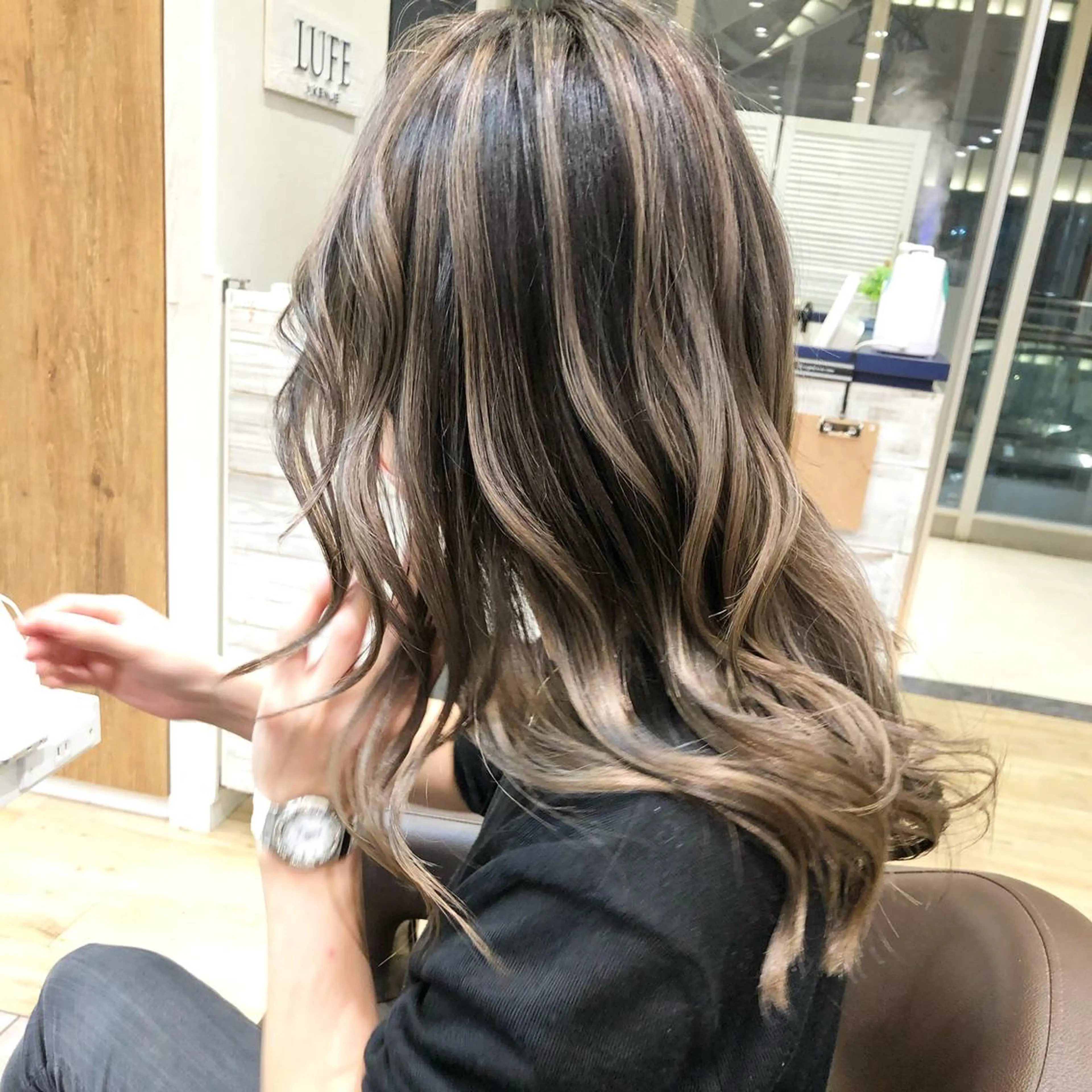 ロング カラー バレイヤージュ レイヤーカット SALOWIN  原宿ash所属・タナカ タクヤのヘアスタイル