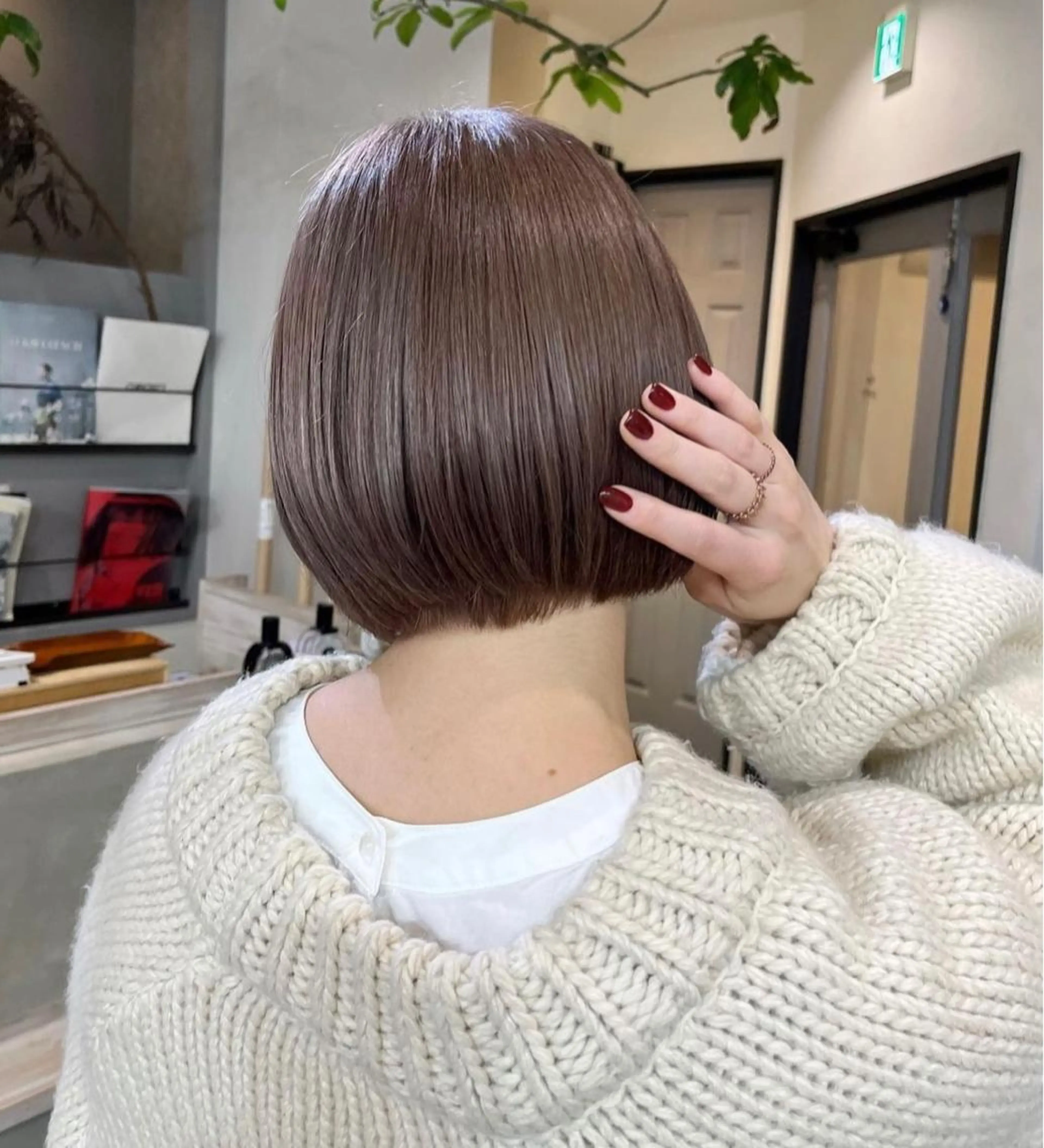 ショート カラー ベージュカラー ブリーチ ナツミ/透明感カラー /酸性ストレートのヘアスタイル