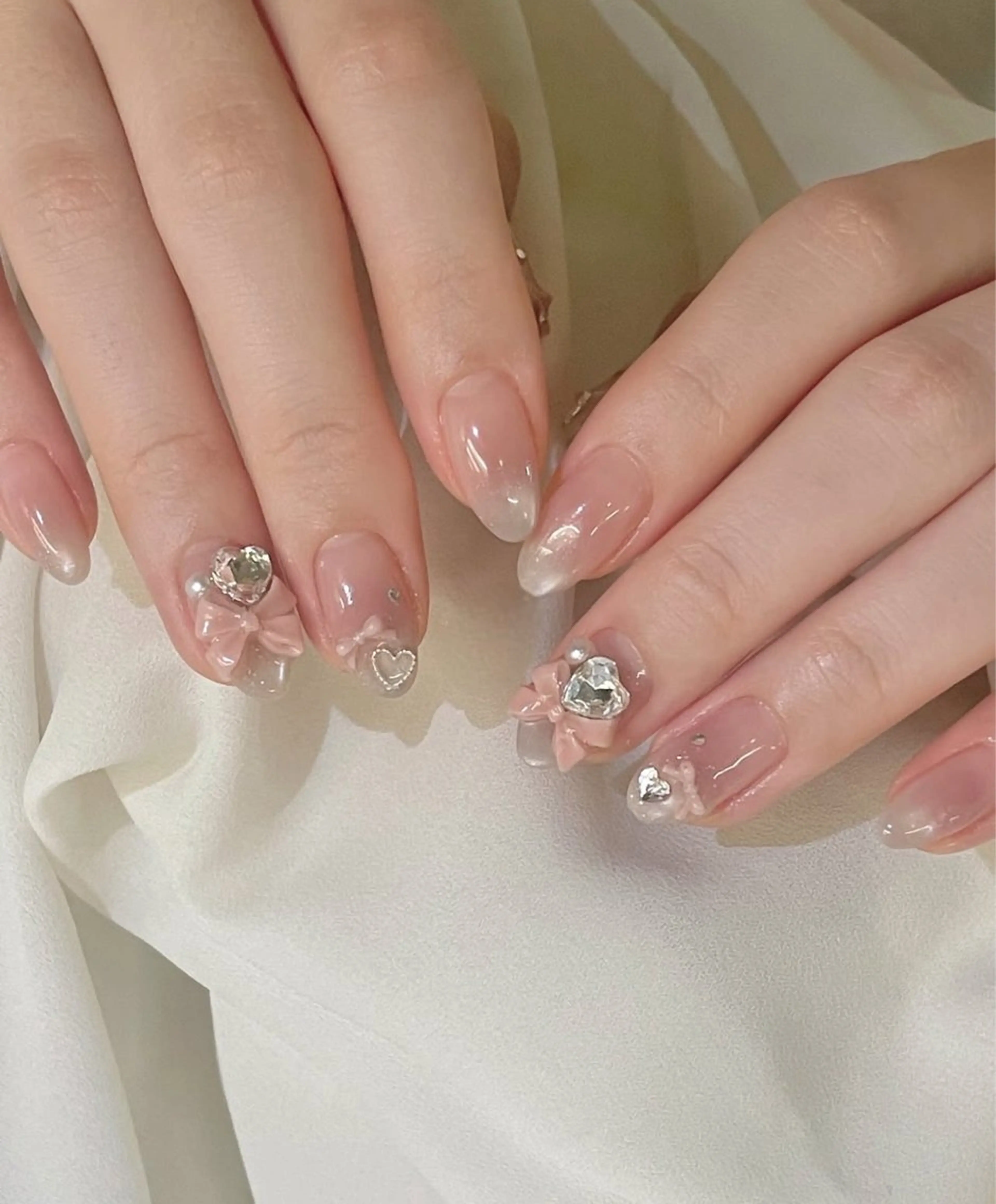 ネイル アニマル柄 オーロラネイル チークネイル フラッシュネイル ジェルネイル ハンドネイル Hina 池袋 長だしチップ専門店のネイルデザイン