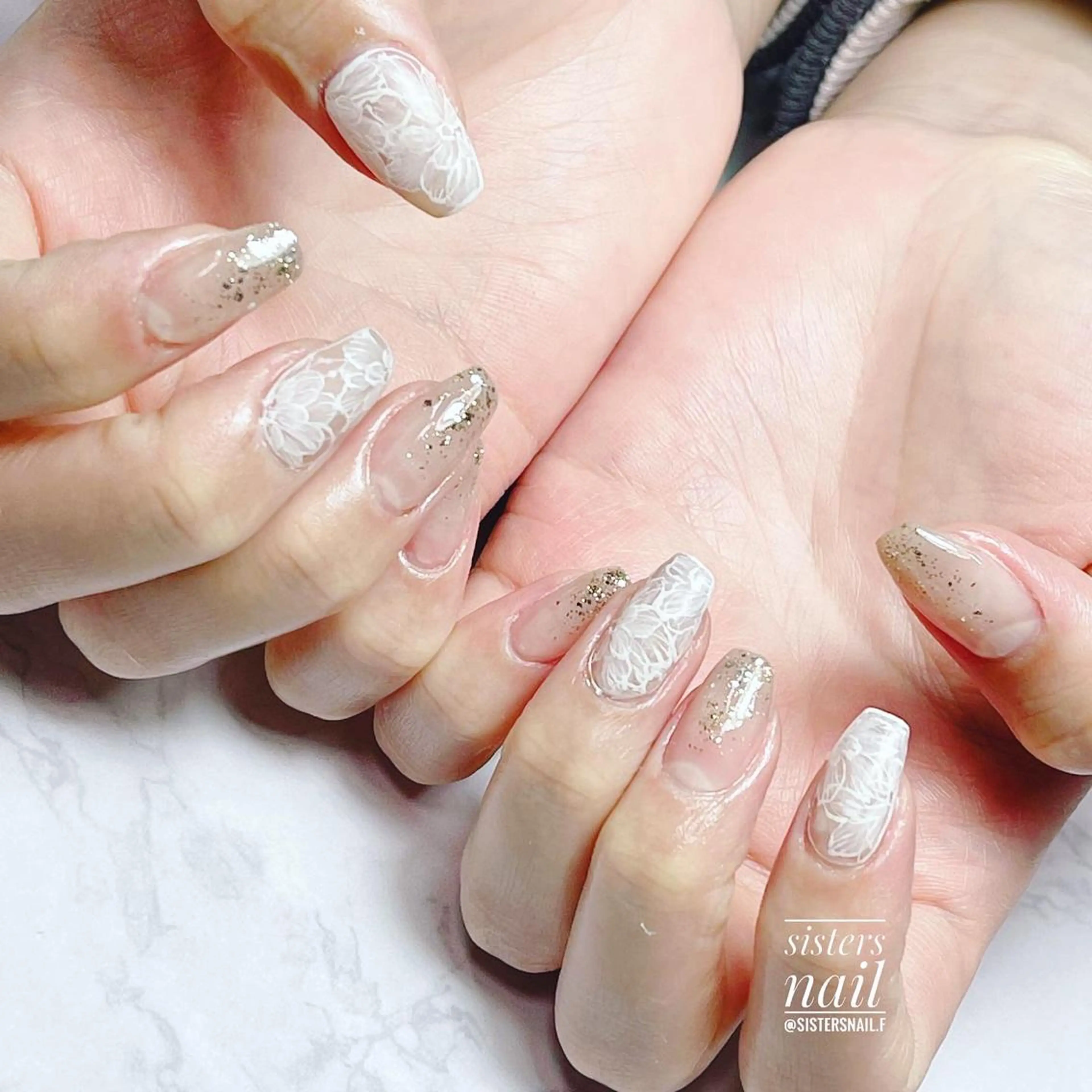 ネイル アートネイル フラワーネイル グラデーション キラキラネイル ニュアンスネイル sisters nail.fのネイルデザイン