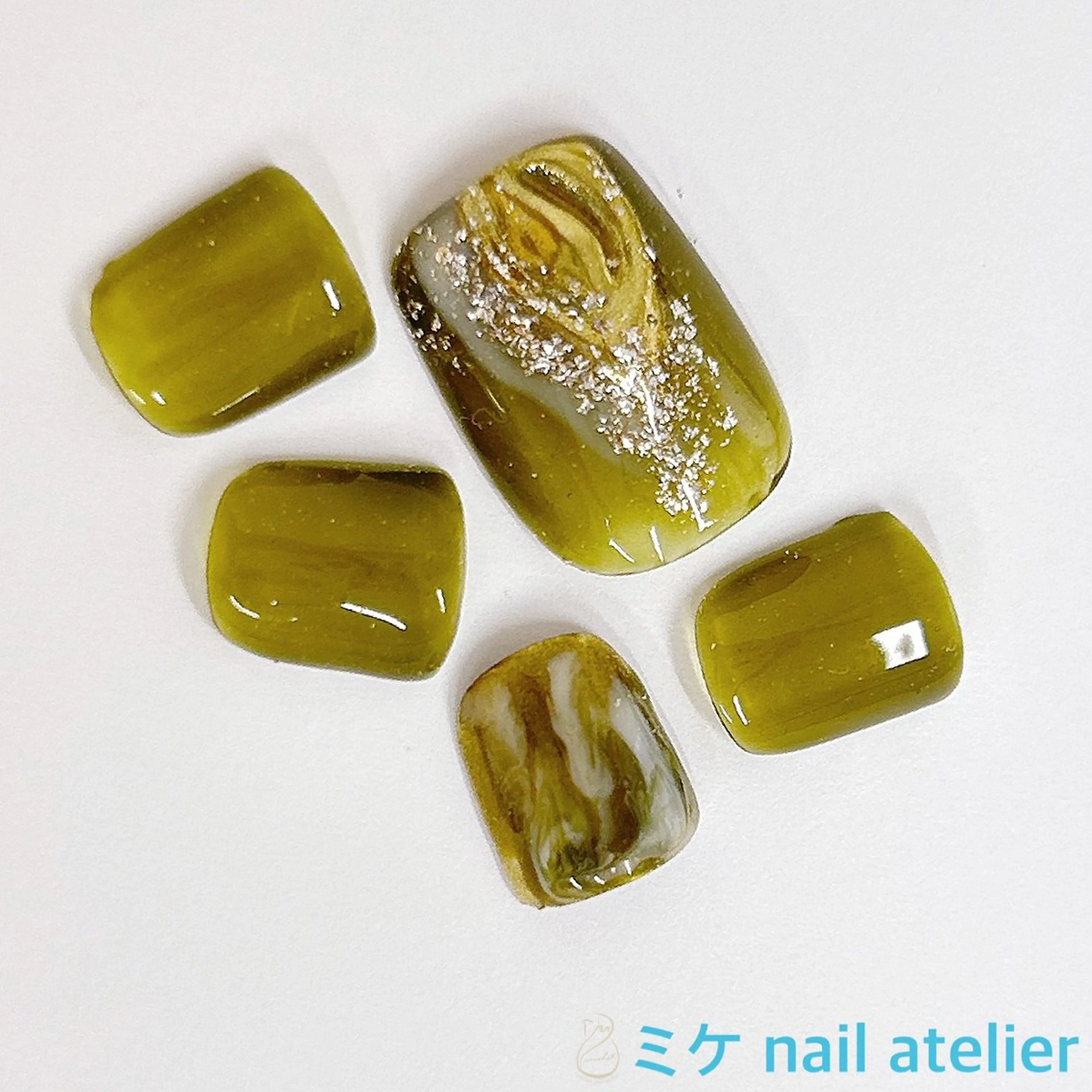 ネイル アートネイル フットネイル ジェルネイル ゴールド ミラーネイル ハンドネイル h. rikaのネイルデザイン