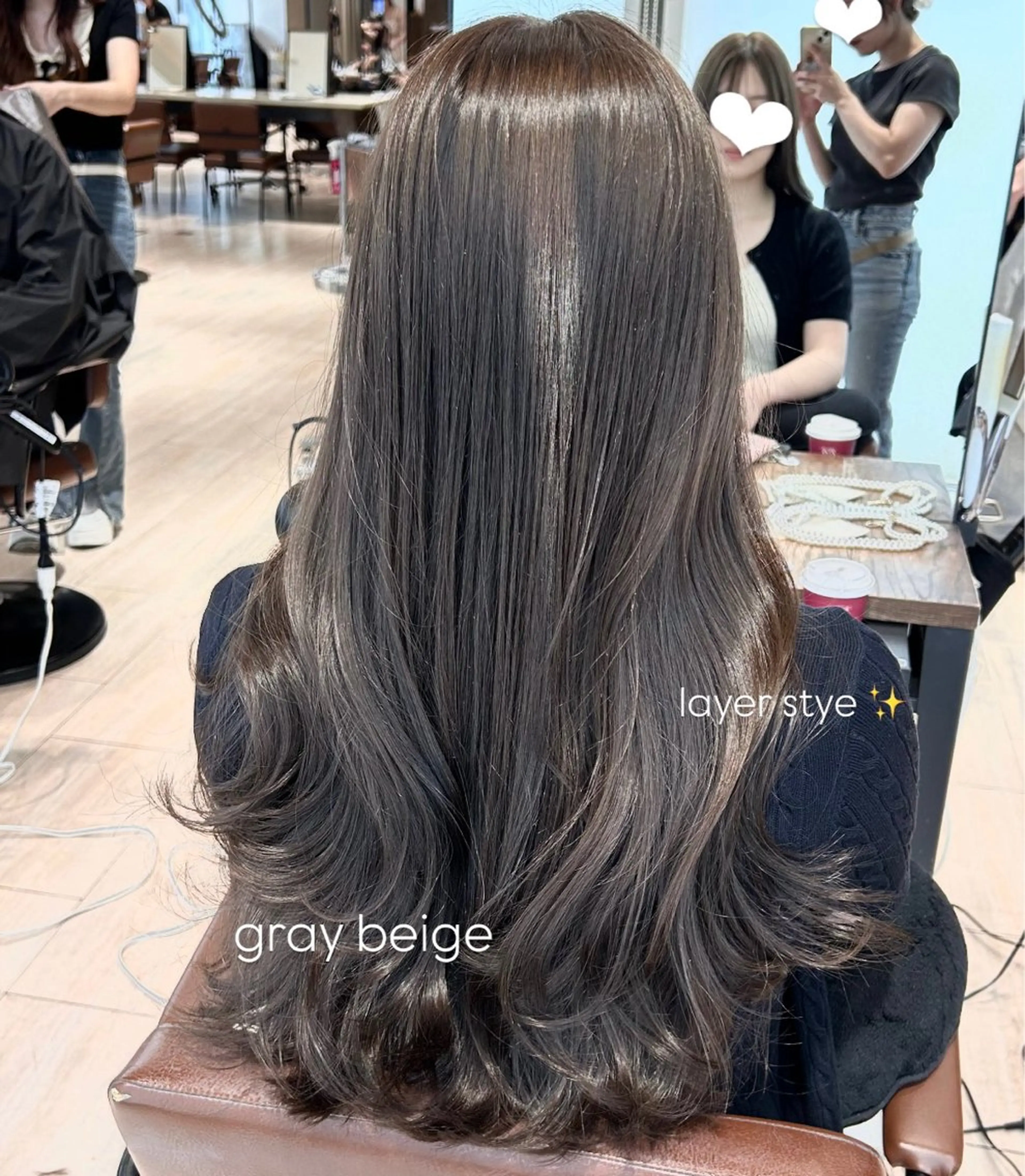 ロング カラー グレージュ 顔周りカット レイヤーカット ロング カット ヘアカラー トリートメント 🍼顔周りカット/ レイヤー/小川華奈のヘアスタイル