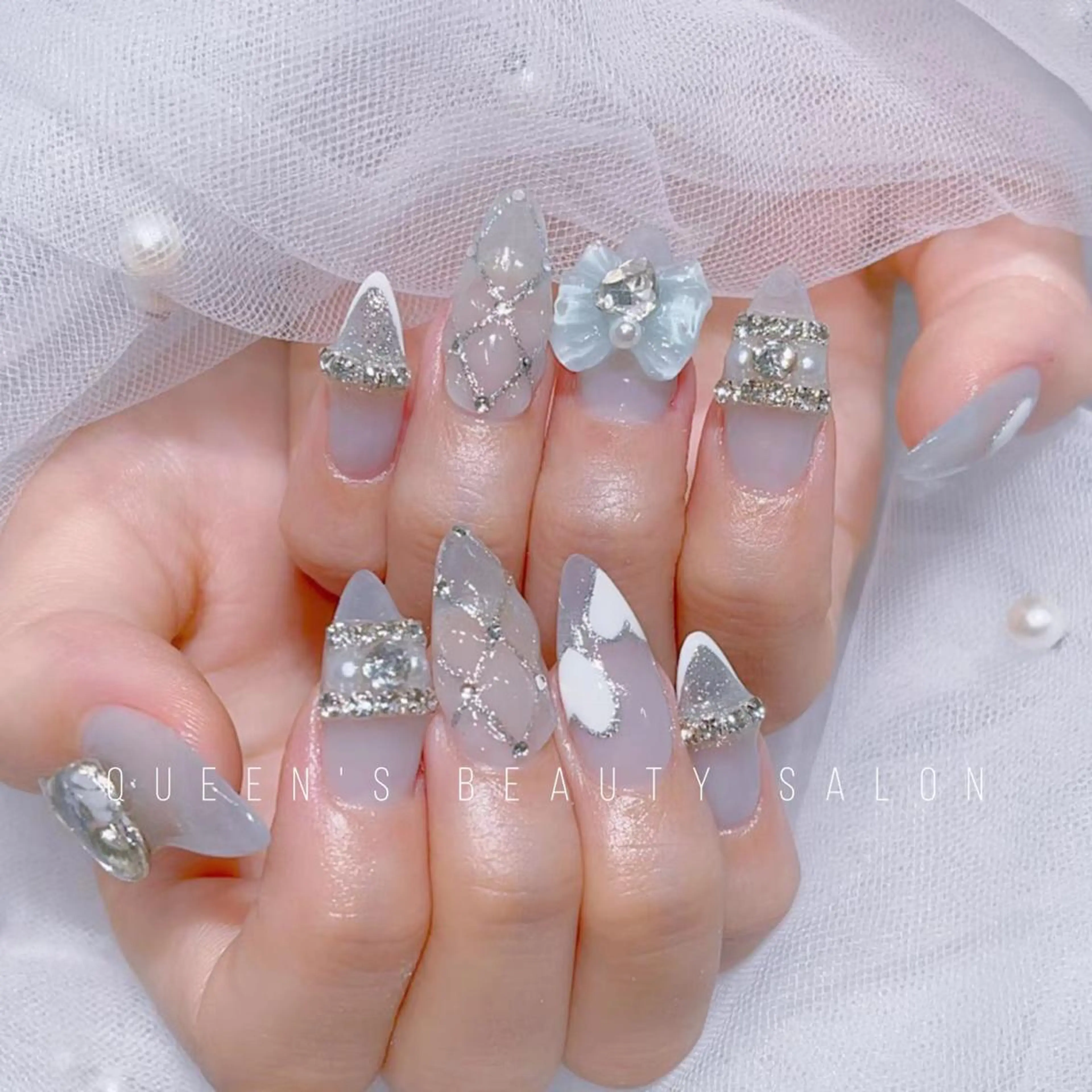 ネイル ハンドネイル Queens みなみのネイルデザイン