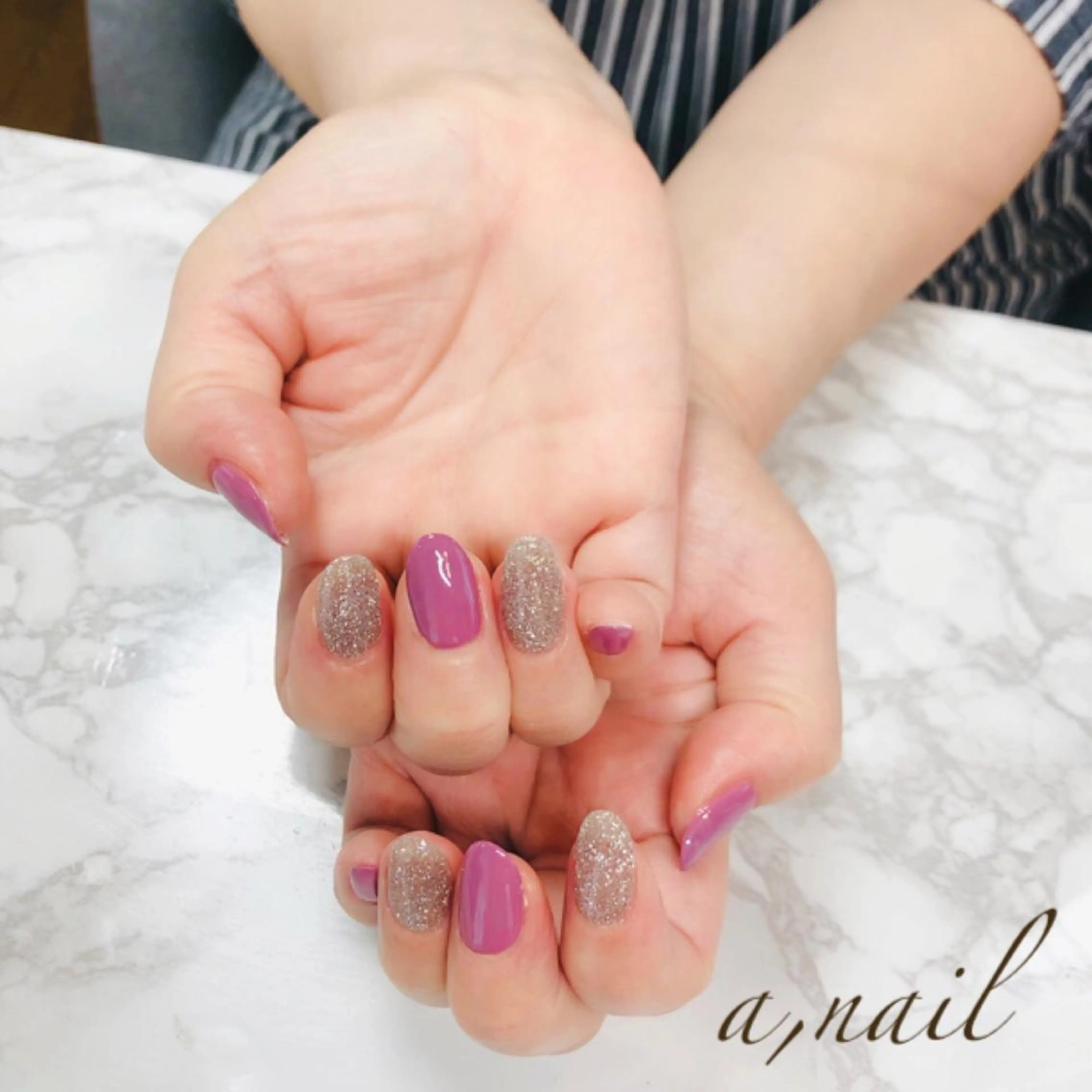 ネイル フラッシュネイル フットネイル ジェルネイル グラデーション ラメ(グリッター) ハンドネイル ネイルサロン エーネイルのネイルデザイン