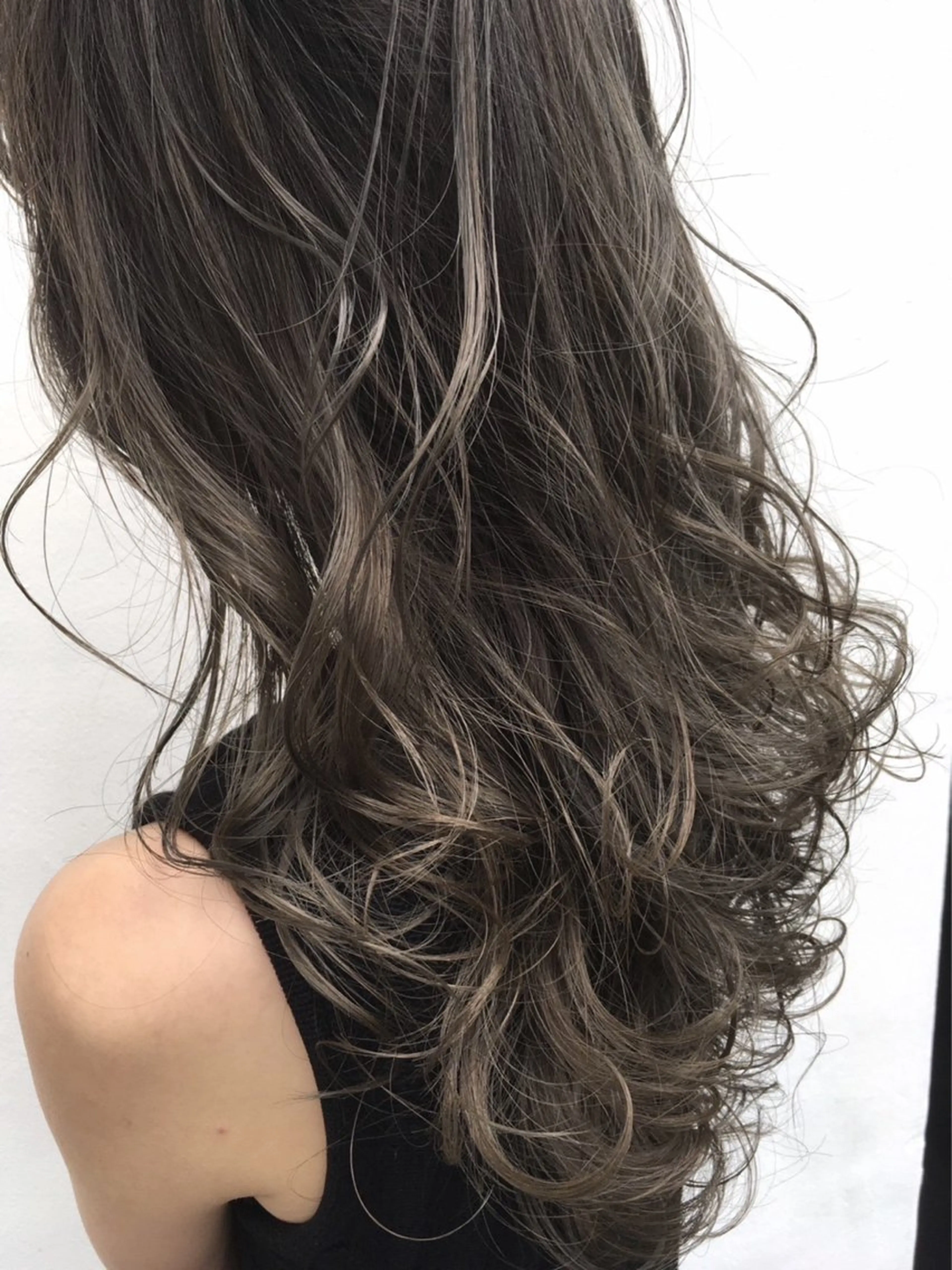 カラー ハイライトカラー Lowha(ローハ)所属・蓑島廉 ミノシマレンのヘアスタイル