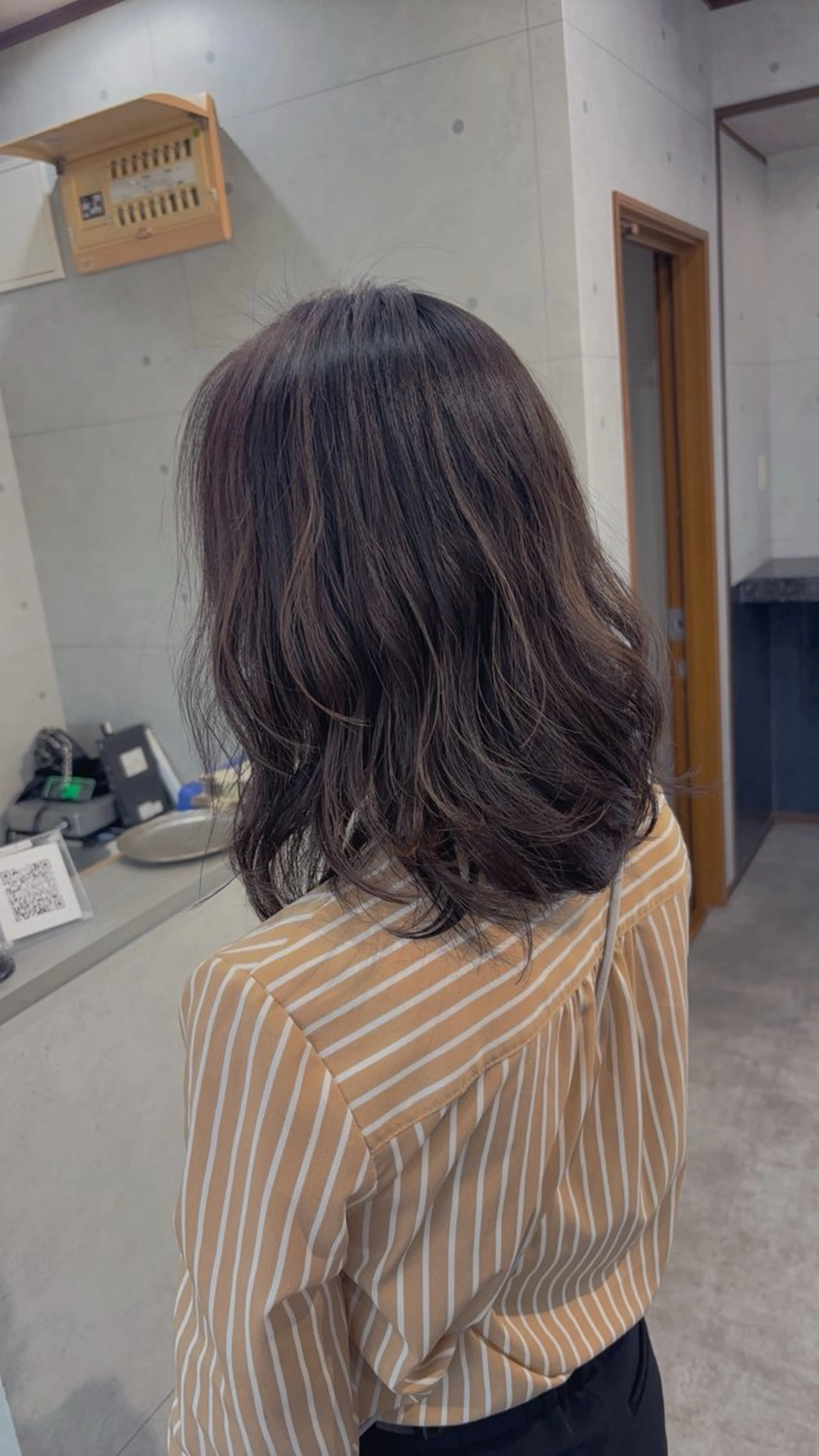 ミディアム ボブ くびれヘア くせ毛 髪質改善 切りっぱなしロブ カット ヘアカラー トリートメント REVE所属・REVE美容室 REVEマツエクのヘアスタイル