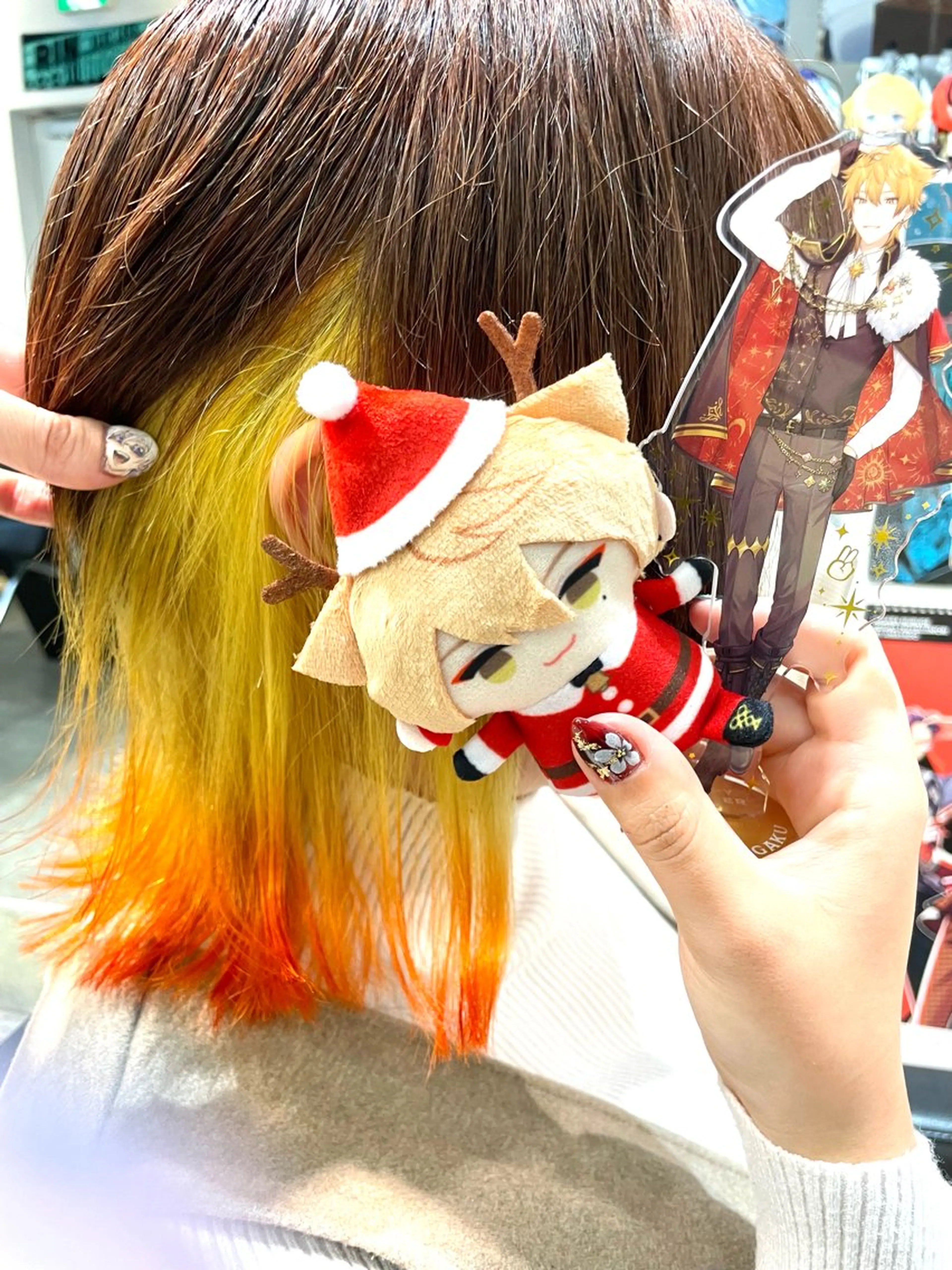 ロング カラー インナーカラー オレンジ イエローカラー ヘアカラー トリートメント インナーカラー/推し ウルフ/アニメカラーのヘアスタイル