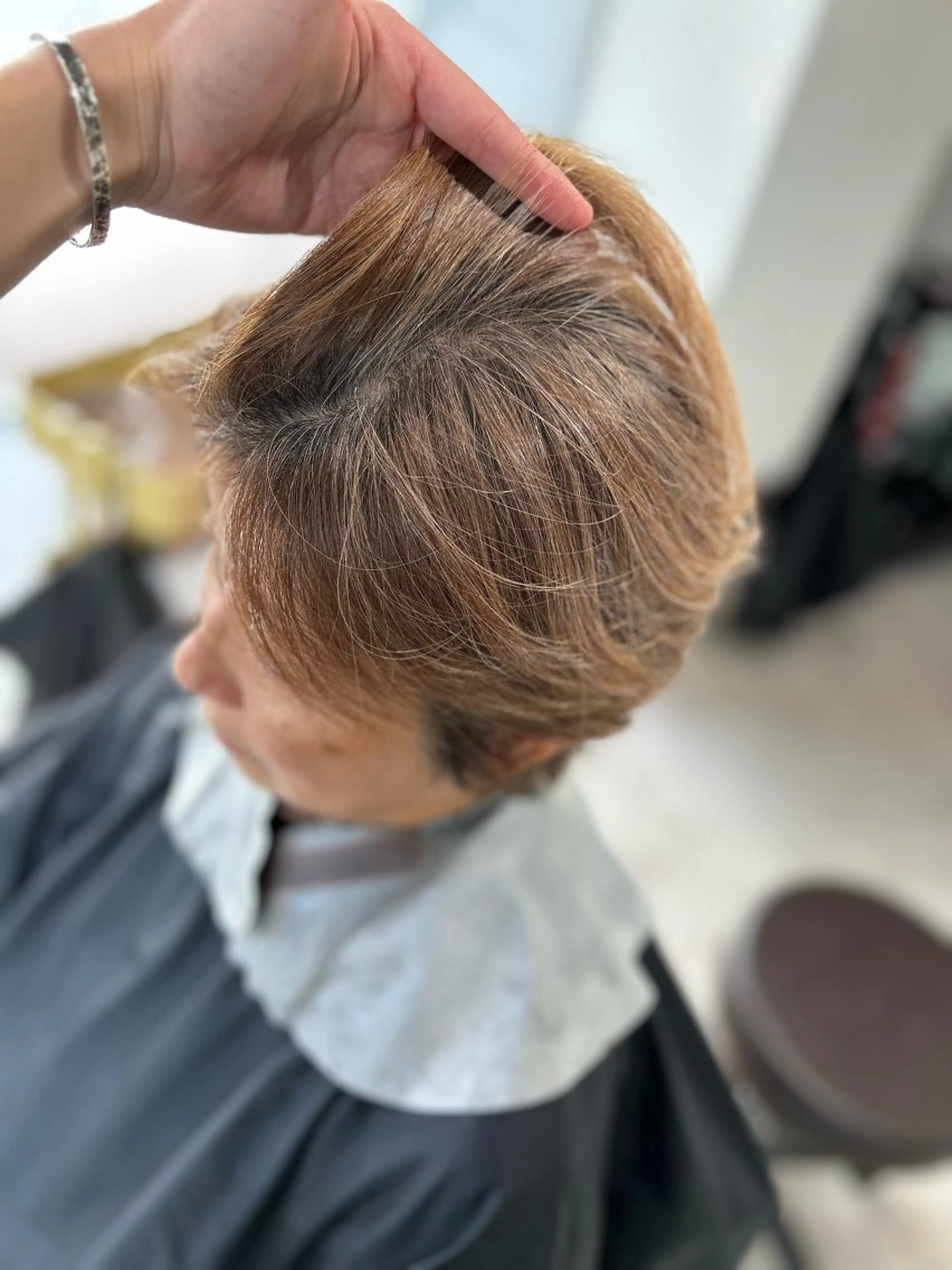 ショート カラー 脱白髪染め❕白髪 ぼかし特化🌟ヨコタのヘアスタイル