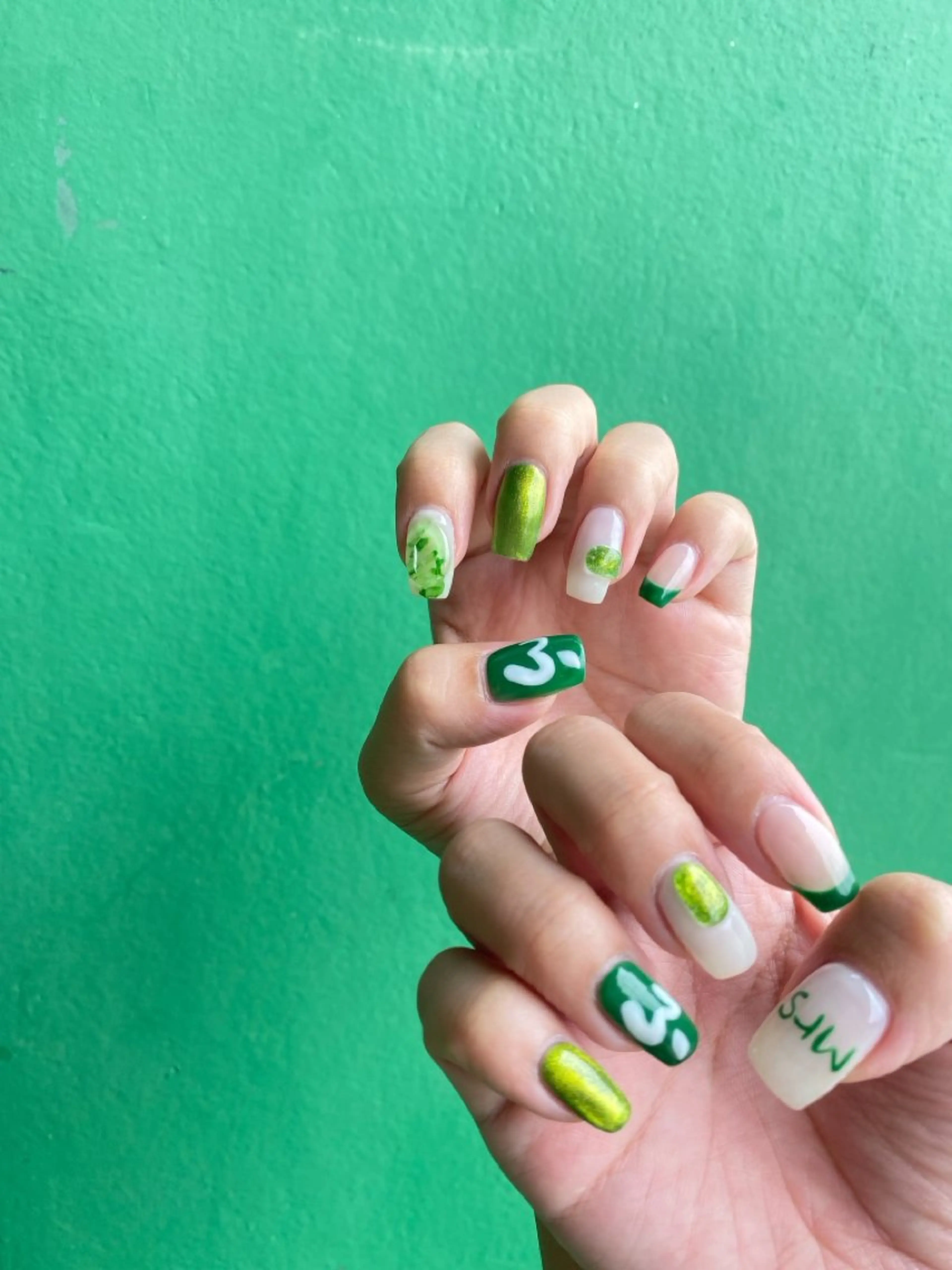 ネイル ハンドネイル 濱岡 咲のネイルデザイン