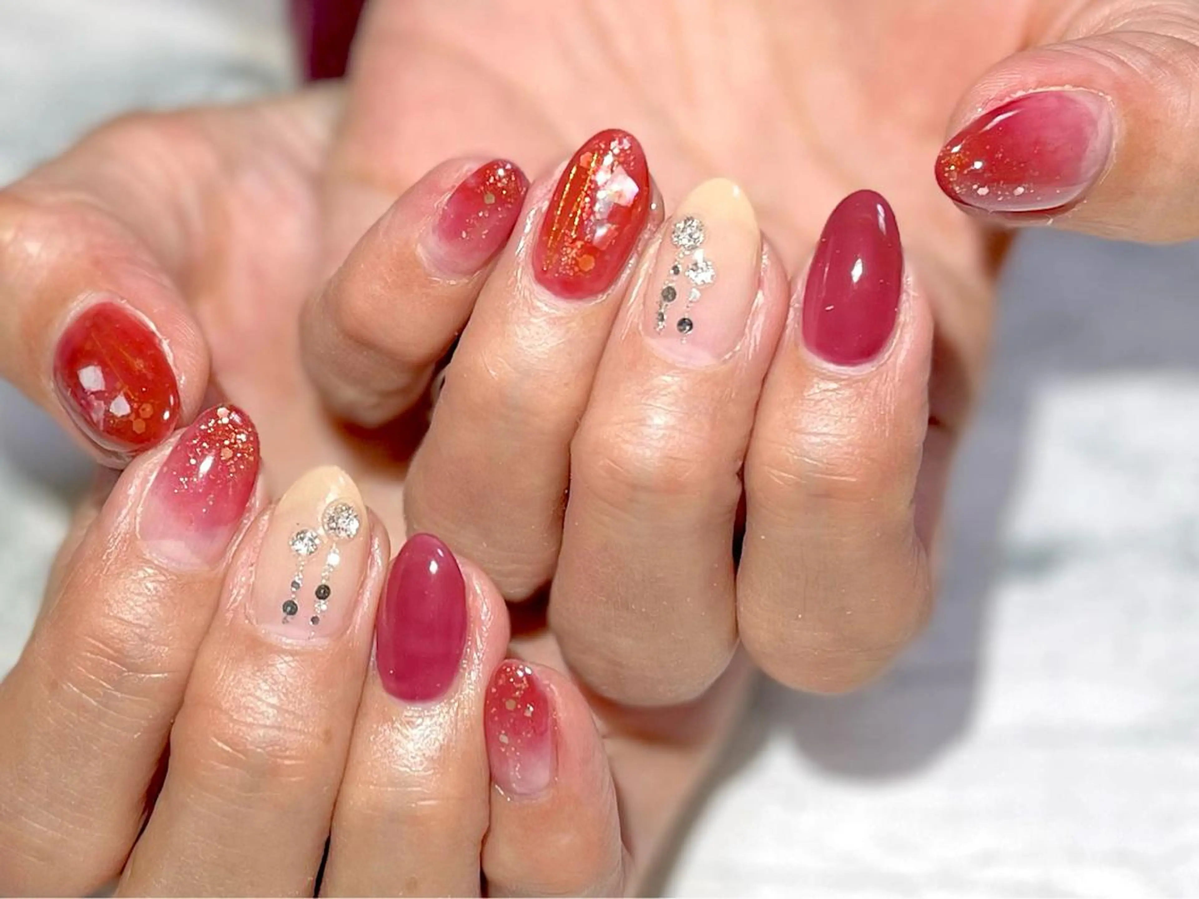ネイル フットネイル ニュアンスネイル 赤色 シンプルネイル 春ネイル ネイル フフラ所属・nail fufla ♡yamane♡のネイルデザイン