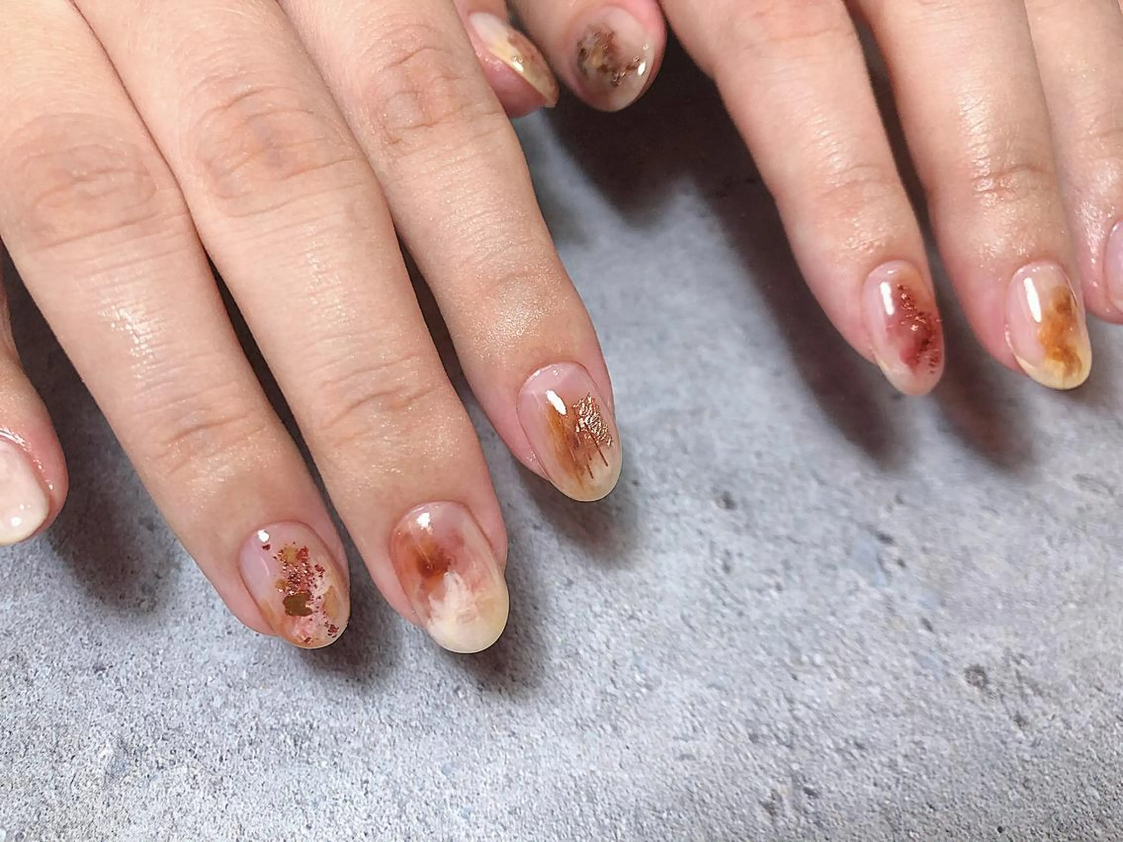 ショート カラー パーマ ネイル マツエク・マツパ ハンドネイル illum hicariのネイルデザイン