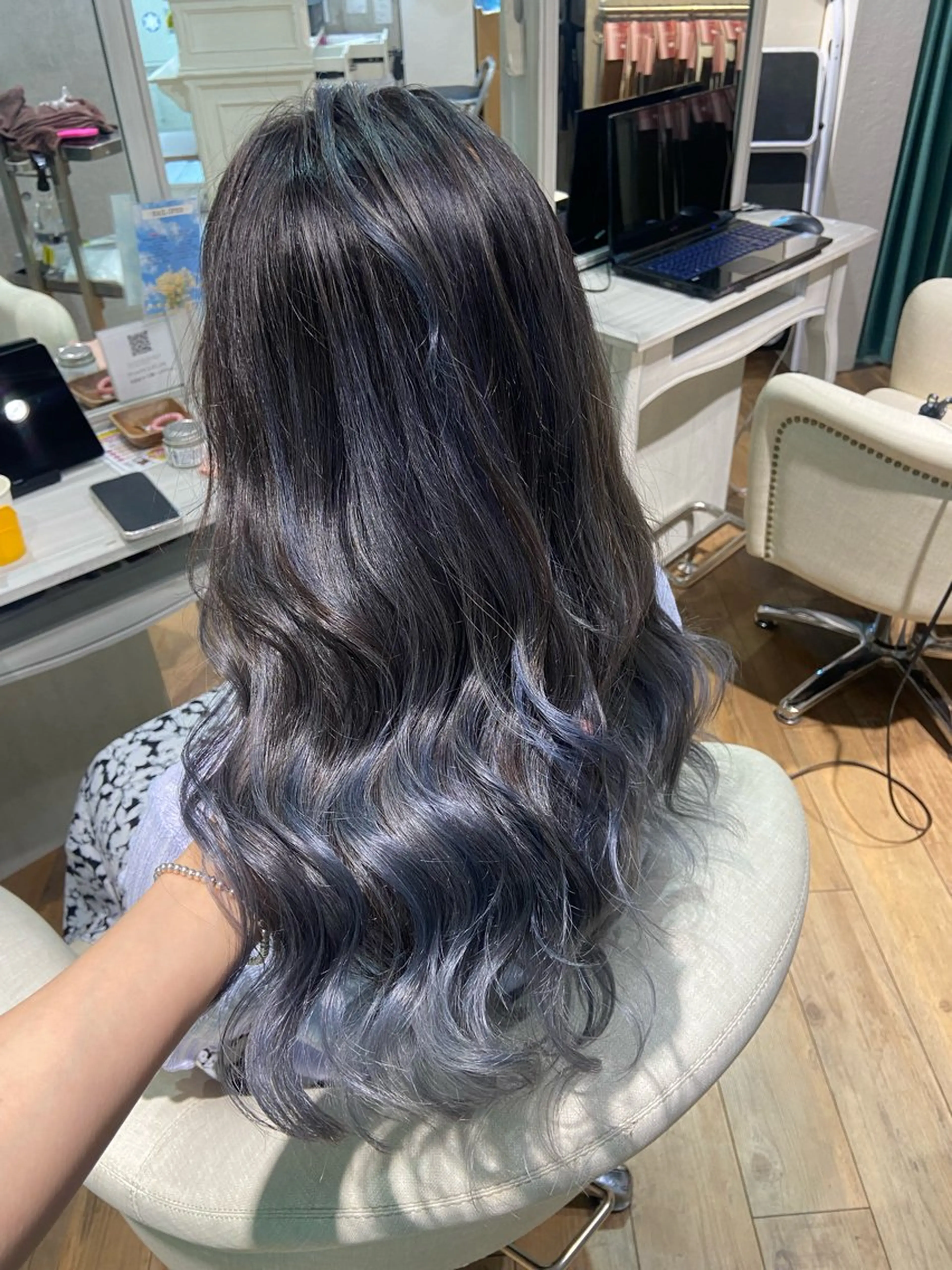 ロング カラー バレイヤージュ レイヤーカット ヘアカラー トリートメント 🧸プルエクステ❤︎ ネイルKAO🧸のヘアスタイル