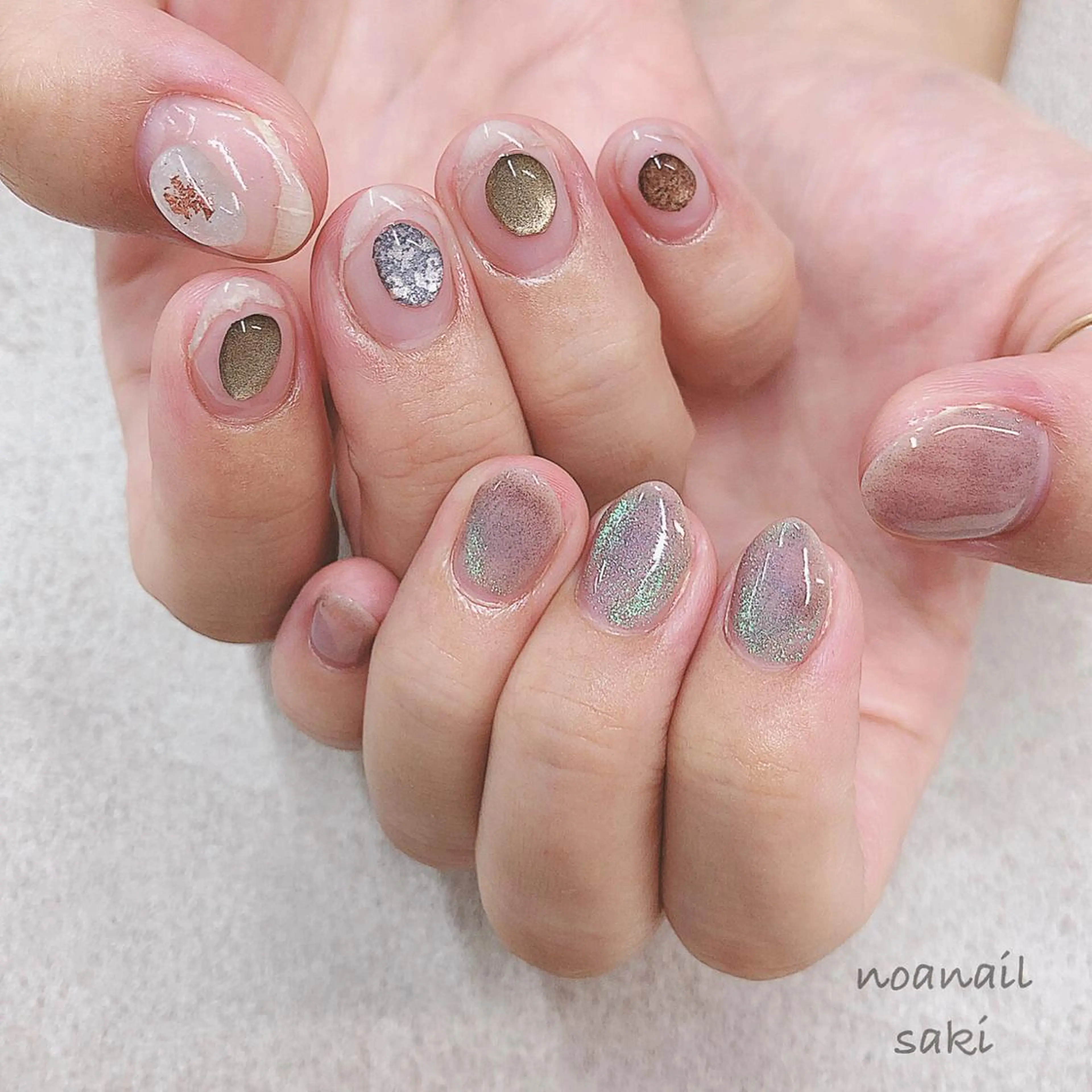 ショート カラー ネイル ショートヘア アートネイル ジェルネイル レース ミラーネイル nailsalon noa所属・nailist sakiのネイルデザイン