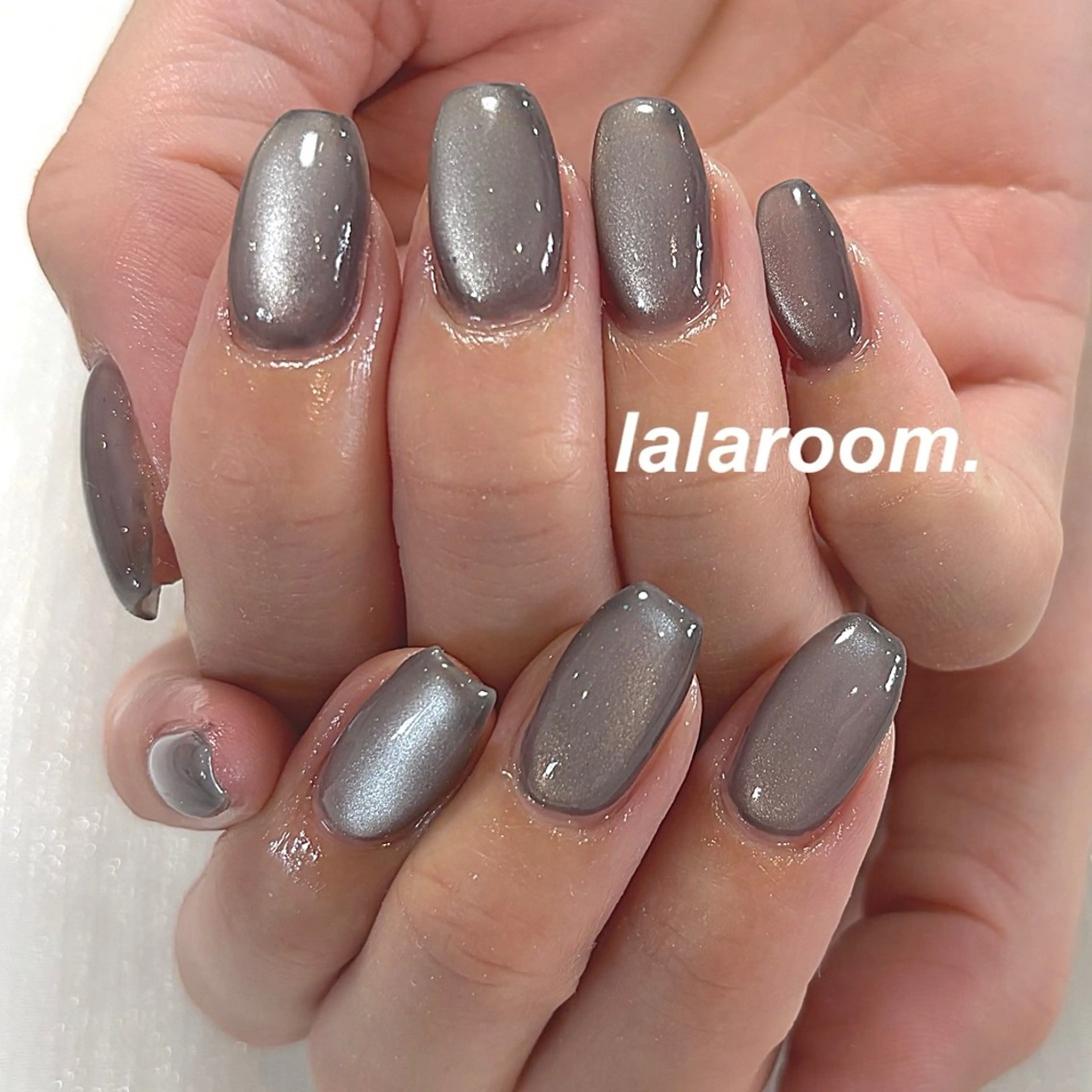 ネイル キラキラネイル マグネットネイル オフィスネイル ワンカラーネイル シンプルネイル ハンドネイル lalaroom. nailsalon航空公園店所属・lala room.のネイルデザイン