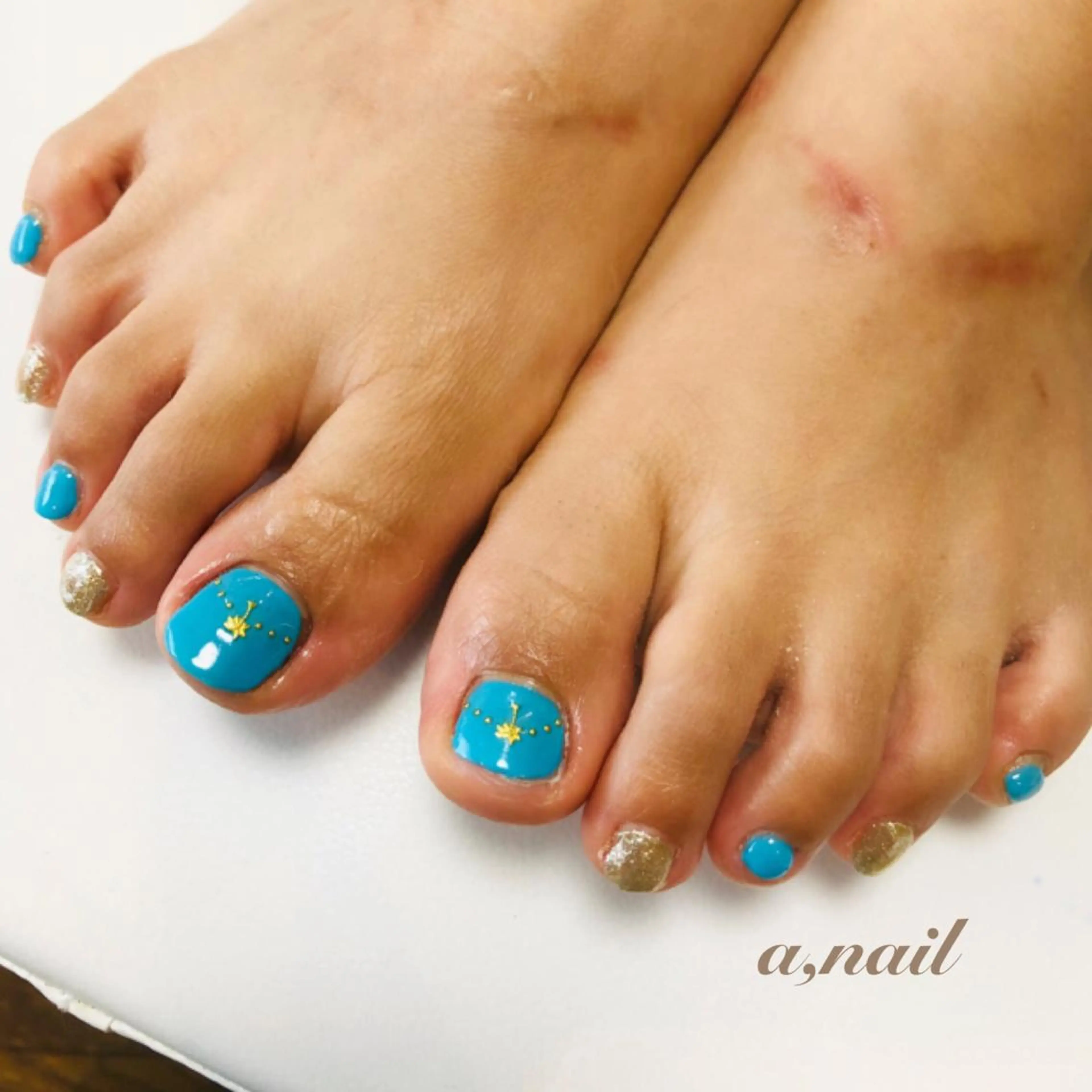 ネイル フットネイル ジェルネイル グラデーション ラメ(グリッター) ラメグラデーション フットネイル ネイルサロン エーネイルのネイルデザイン