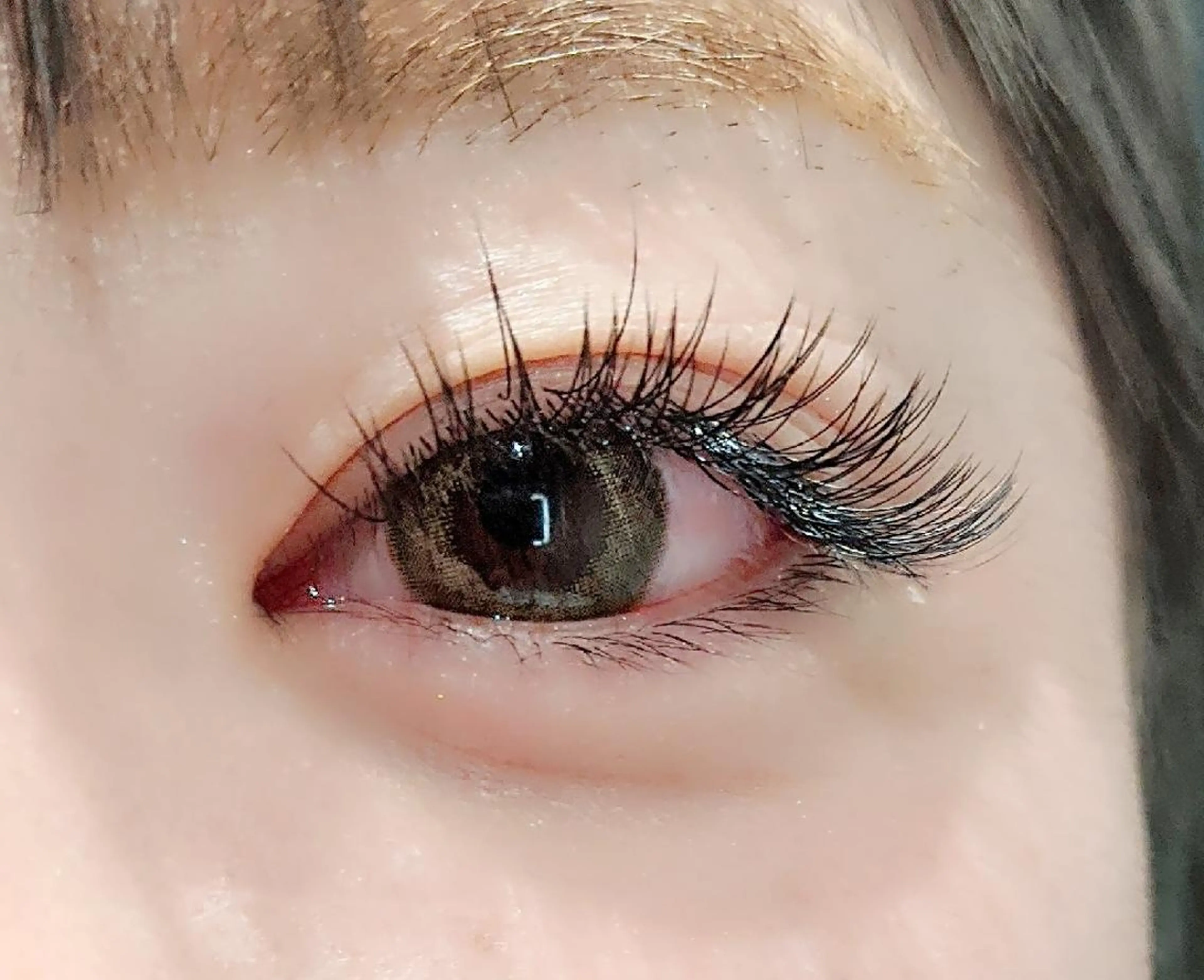 マツエク・マツパ Cカール フラットラッシュ マツエク アイデザイナー Key（ケイ）の眉毛・アイブロウイメージ