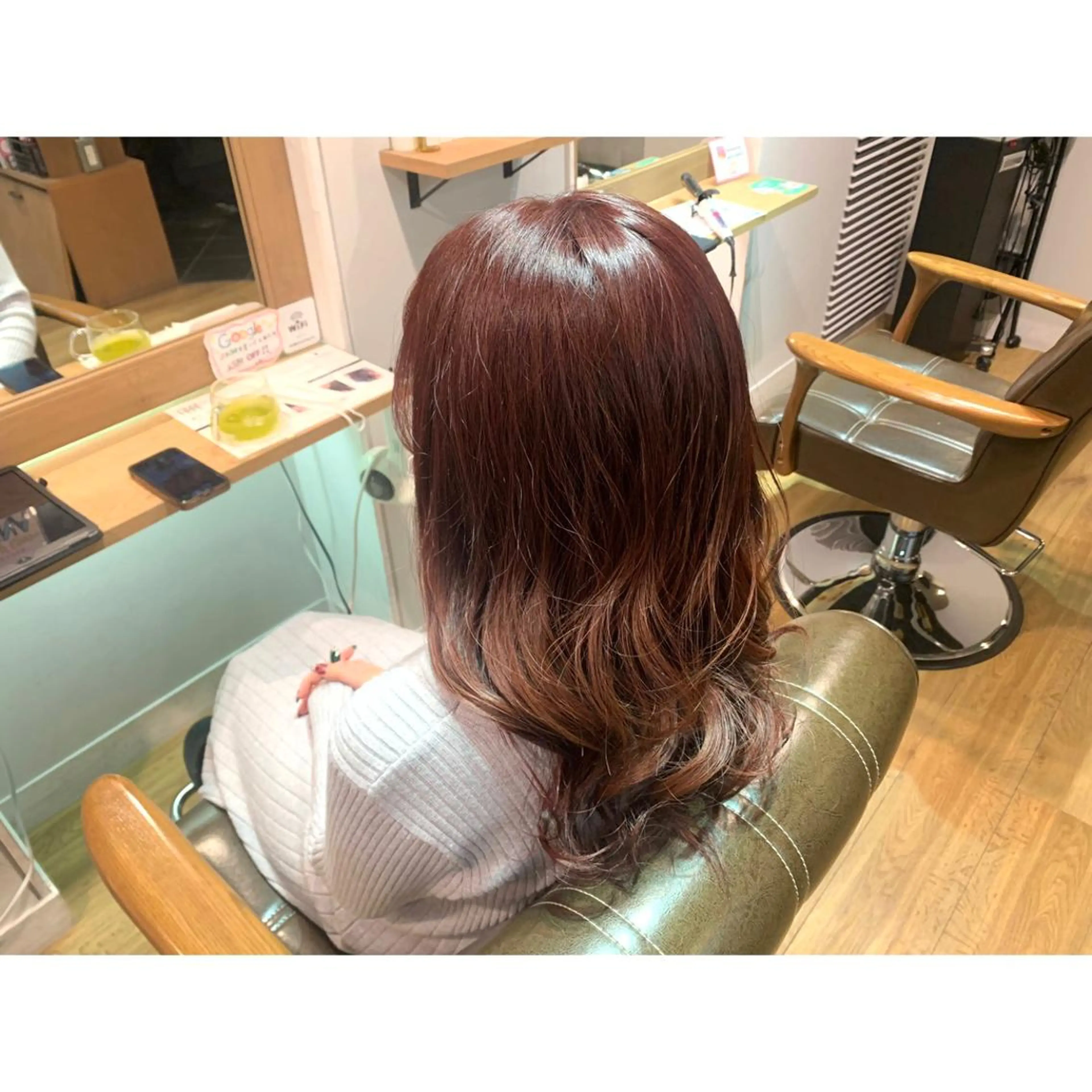 ロング カラー ベージュカラー ピンクカラー ピンクベージュ ヘアカラー トリートメント ツキダテ ユイのヘアスタイル