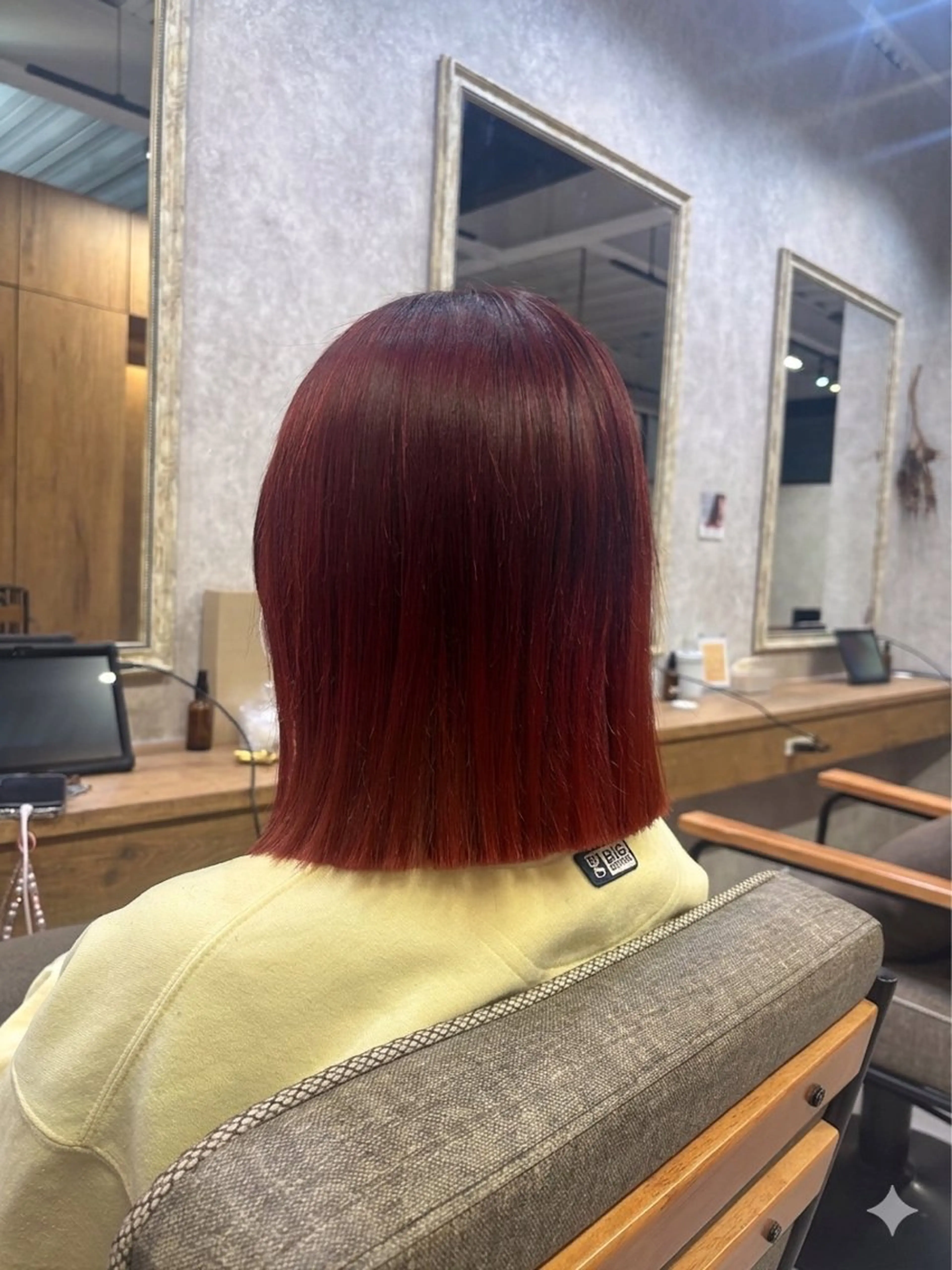 イルミナカラーorアディクシーカラー+髪質補強トリートメント【ケアプロ(トリートメントの促進機)】の写真