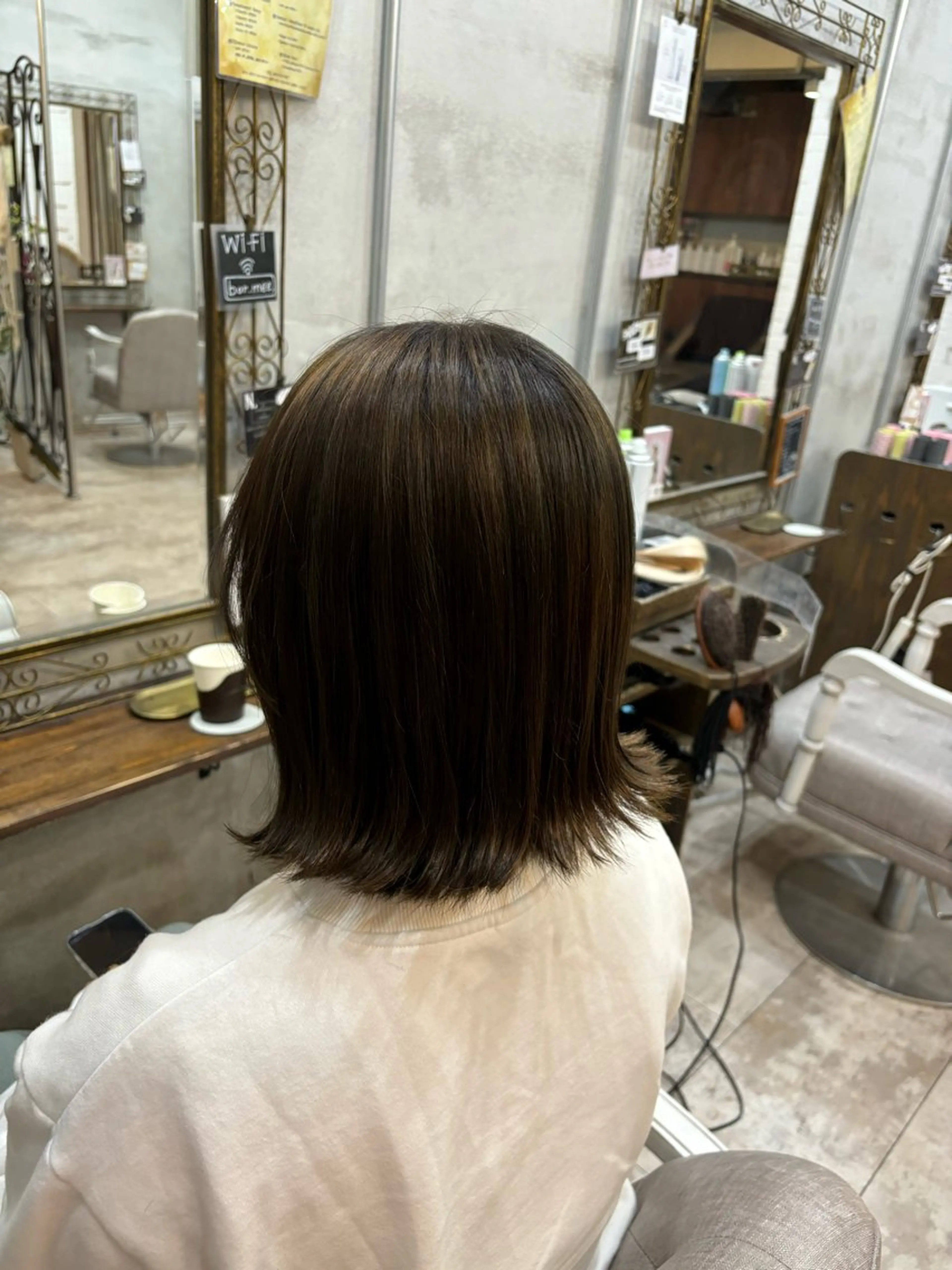 ショート ボブ 外ハネヘア メンズ/ヘアセット/ 顔周りレイヤー/💶のヘアスタイル