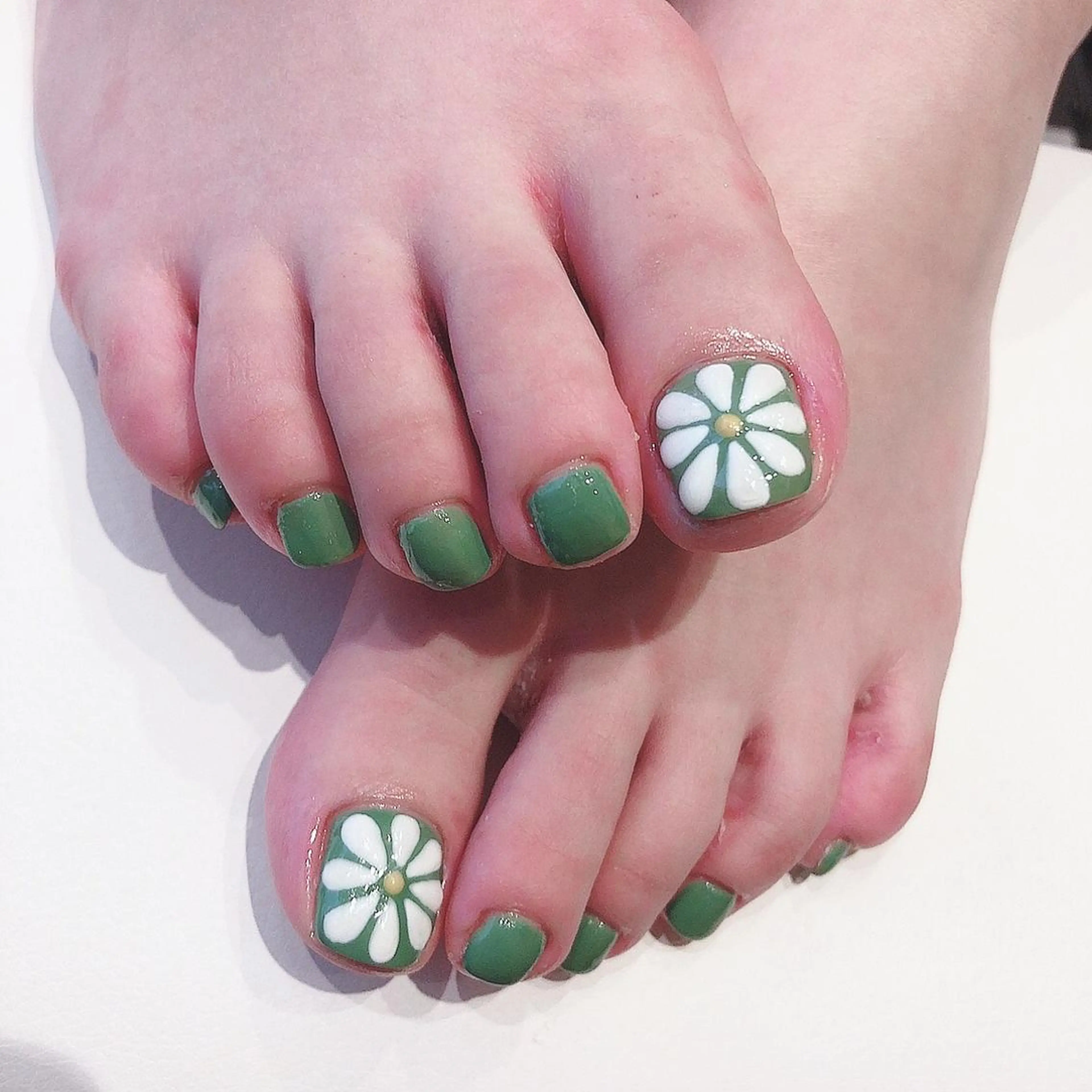 ネイル フットネイル ぷっくりネイル 桜 成美のエステ・リラクイメージ