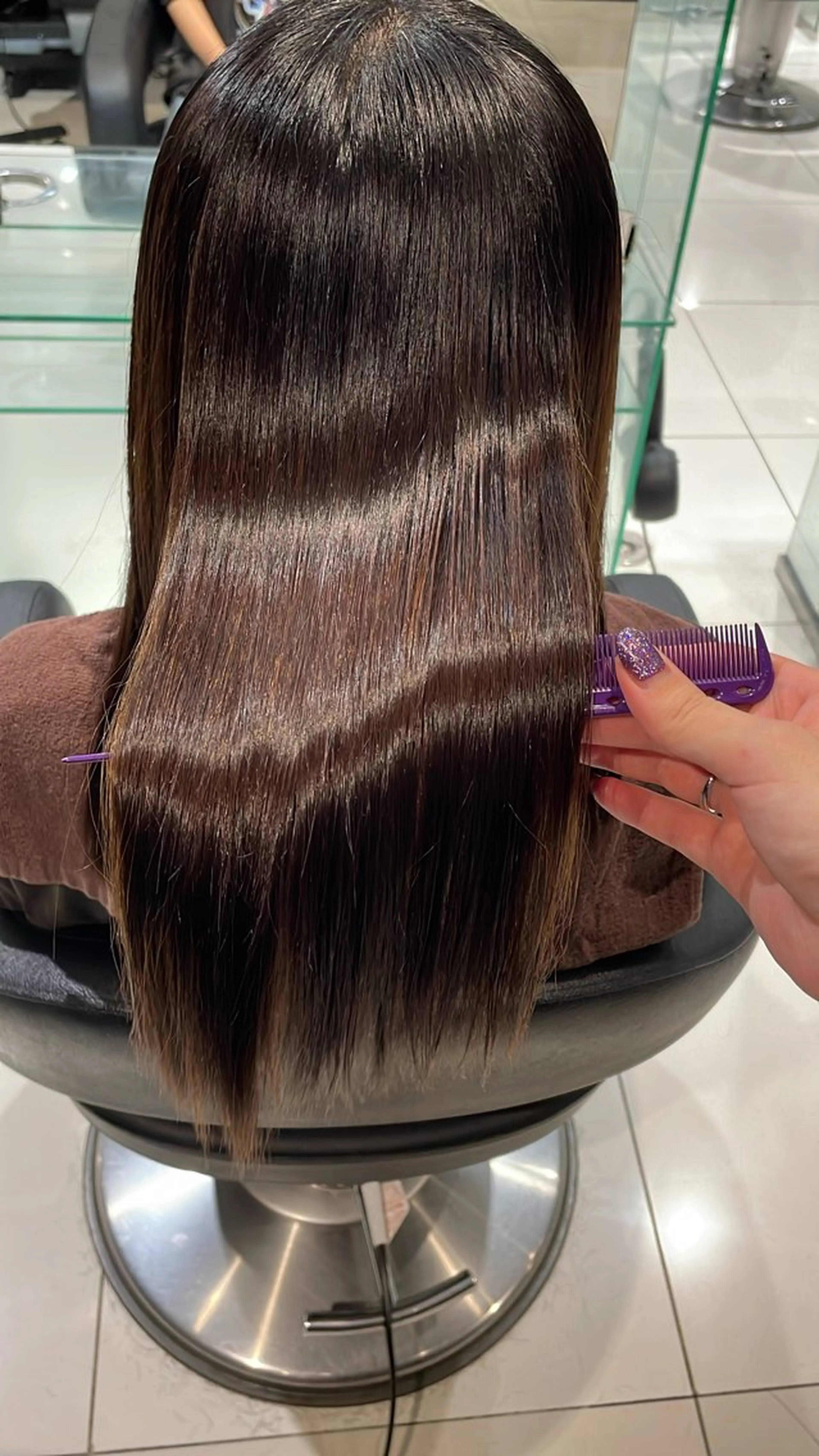 ヘアカラー 縮毛矯正 トリートメント ✨感動の美髪矯正✨ 💜MOMOKA💜のヘアスタイル