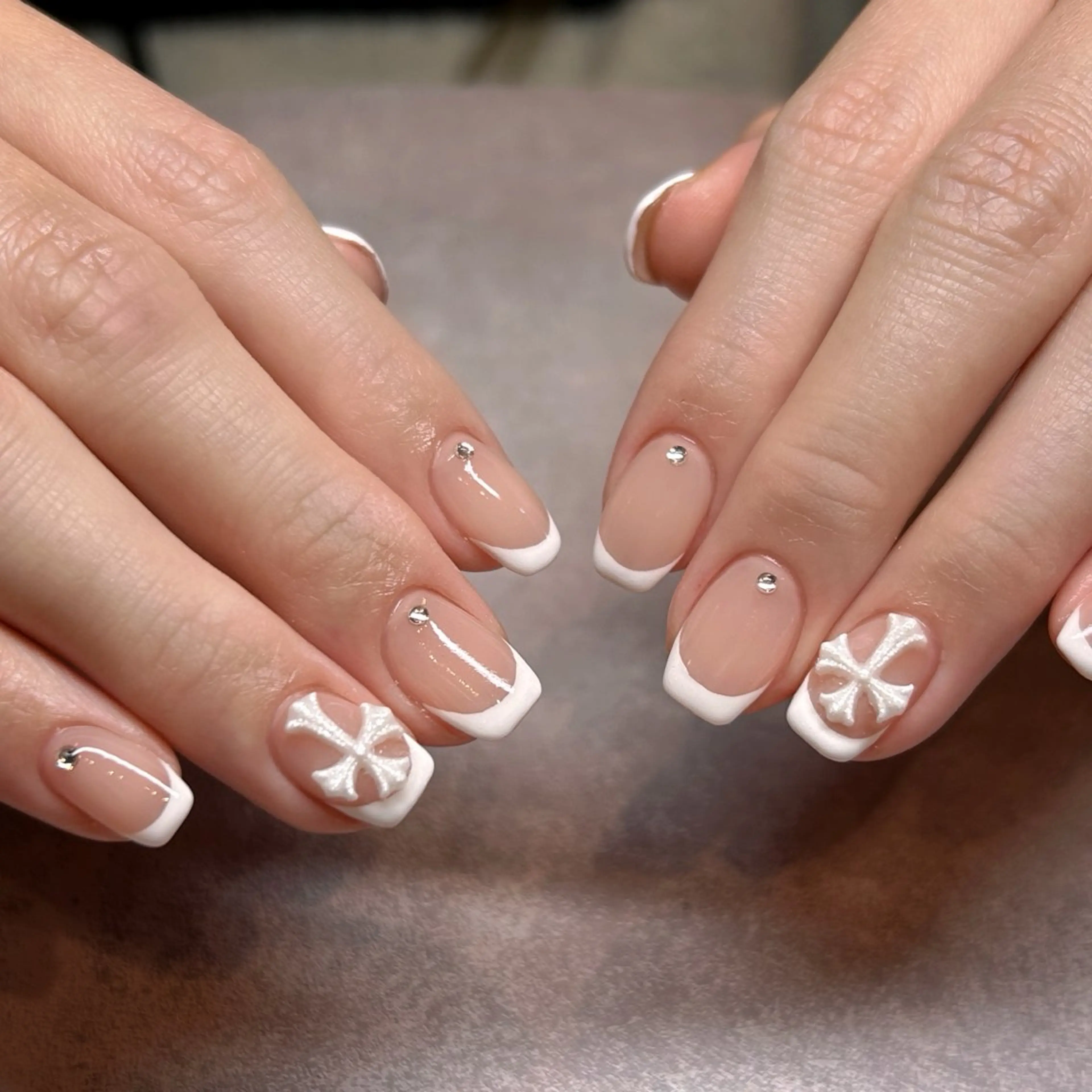 ネイル フレンチネイル ショートネイル シンプルネイル ハンドネイル hair  MILE.所属・MILE. mukonosouのネイルデザイン