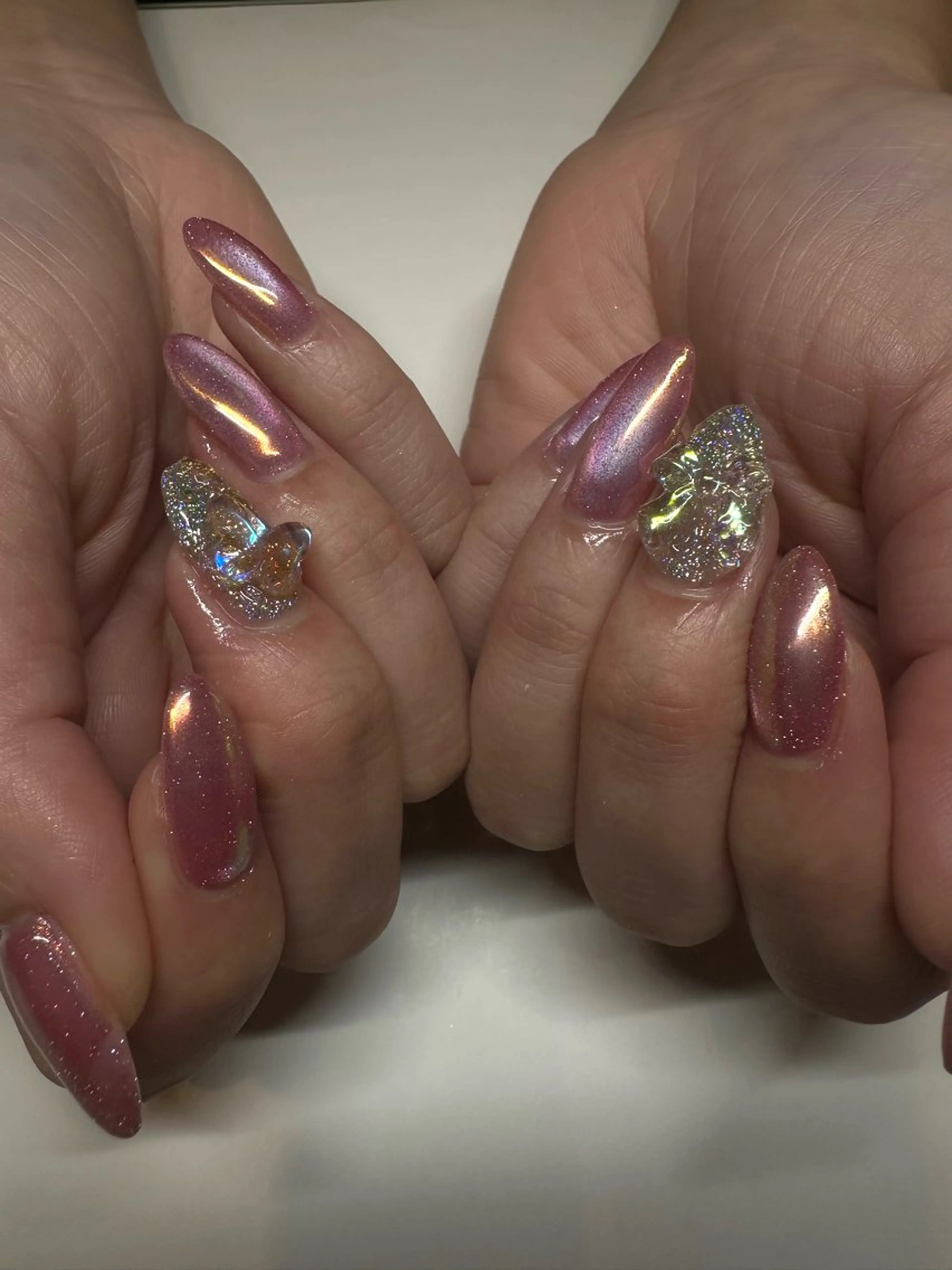 ネイル オーロラネイル マグネットネイル ミラーネイル ピンク 津田 結衣のエステ・リラクイメージ