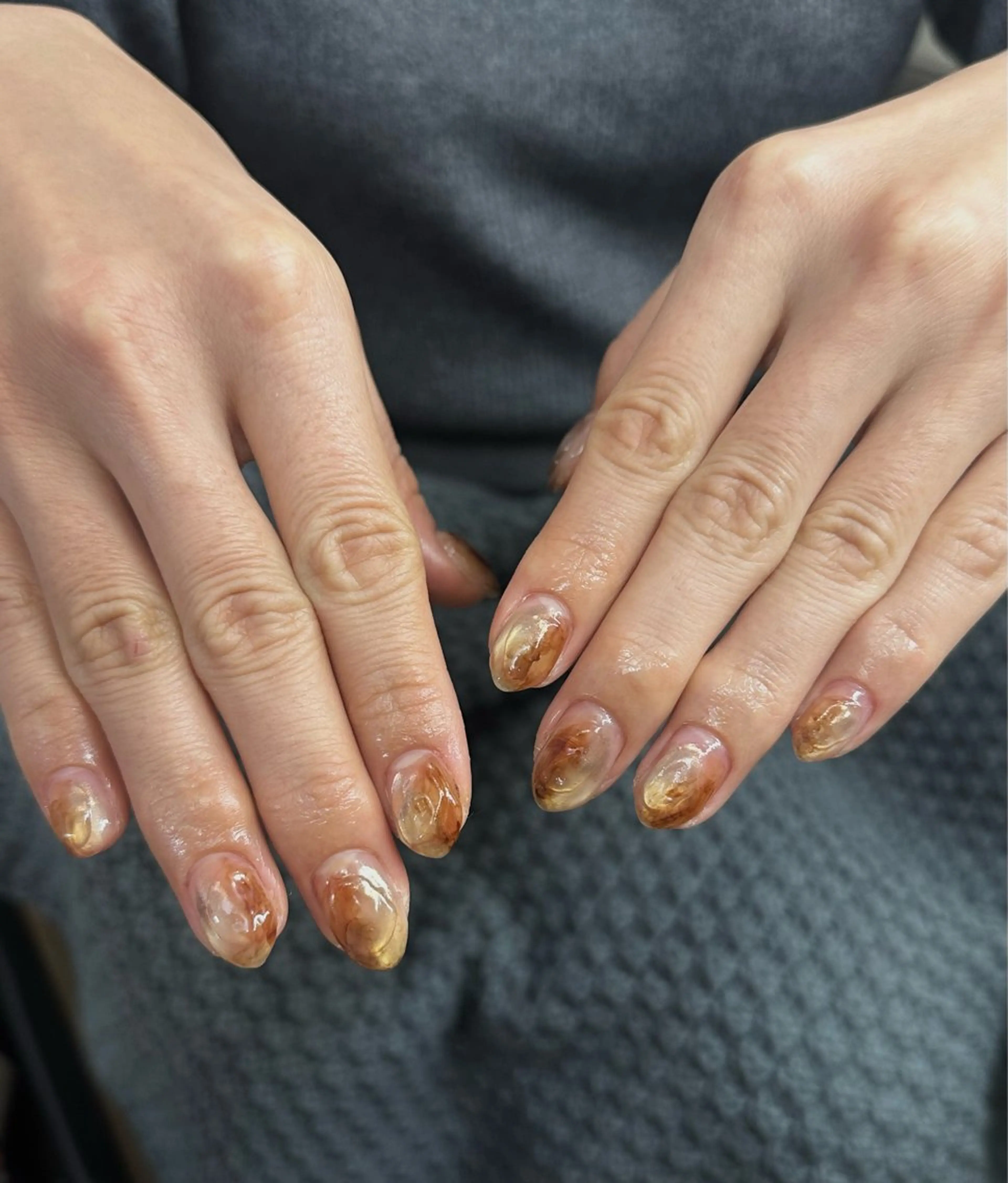 ネイル ブラウン ゴールド ニュアンスネイル シンプルネイル ハンドネイル filonnail Yuunaのネイルデザイン