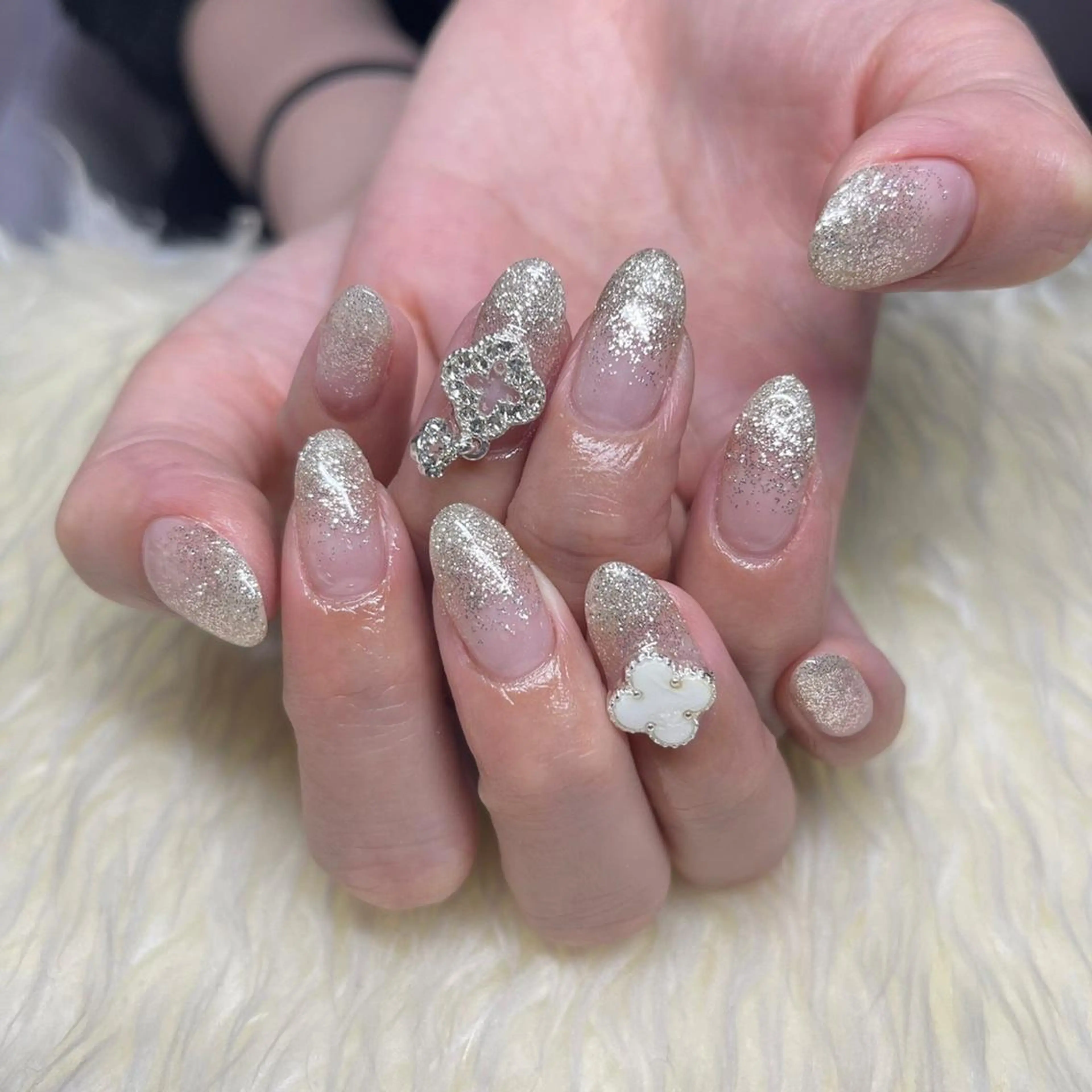 ネイル 長さ出し ジェルネイル 卒業式 韓国ネイル 持ち込み ハンドネイル Nail&eye Belire 新宿のネイルデザイン