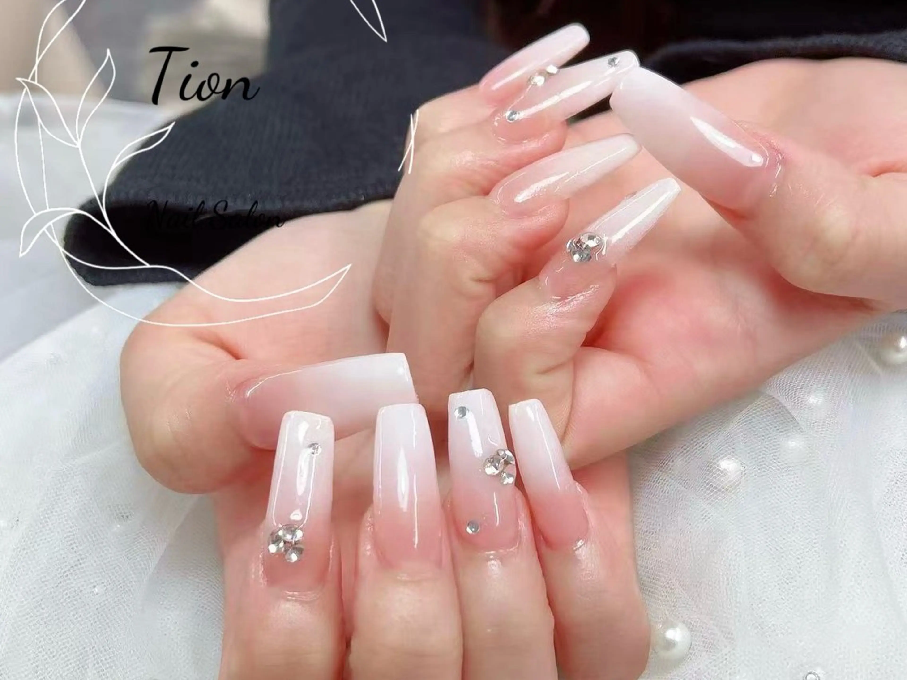 ネイル チークネイル 長さ出し フットネイル フレンチネイル ジェルネイル Nailsalon Tion武蔵小杉店所属・Nailsalon Tion武蔵小杉店のネイルデザイン