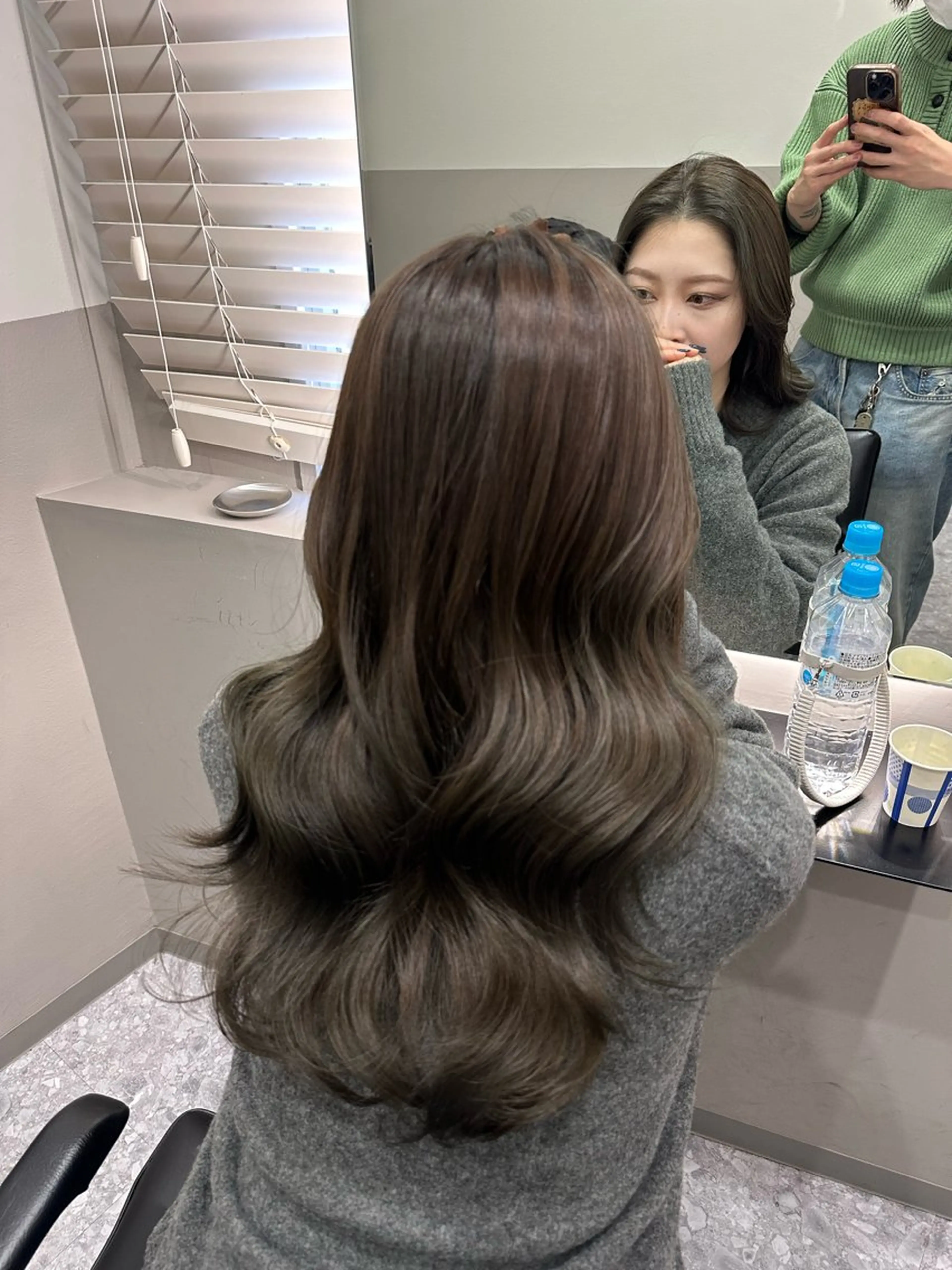 セミロング 韓国レイヤー透明感 カラーヨウスケのヘアスタイル