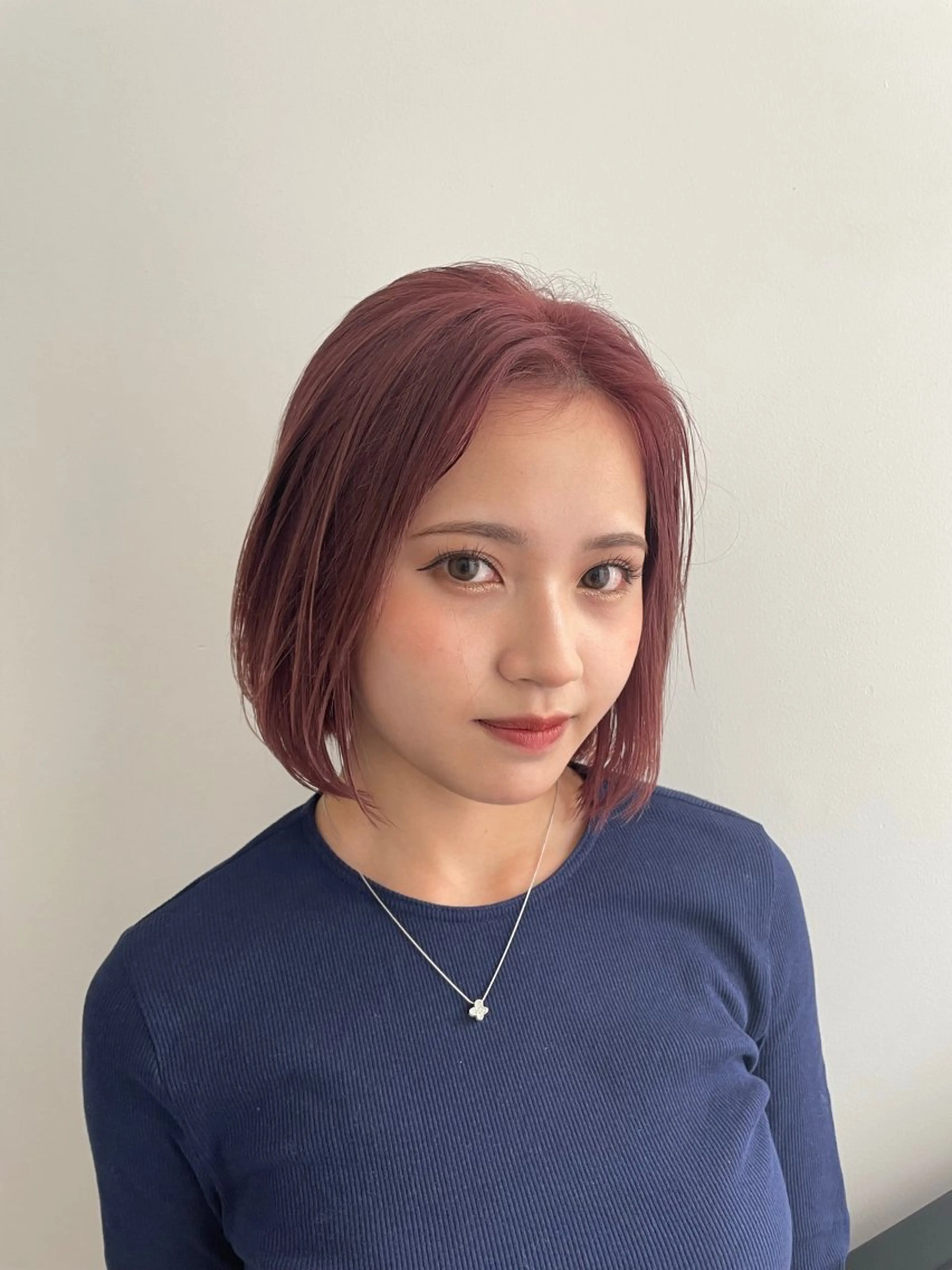 ショート カラー カット ヘアカラー 🌟暖色系ハイトーン 🌟AIのヘアスタイル